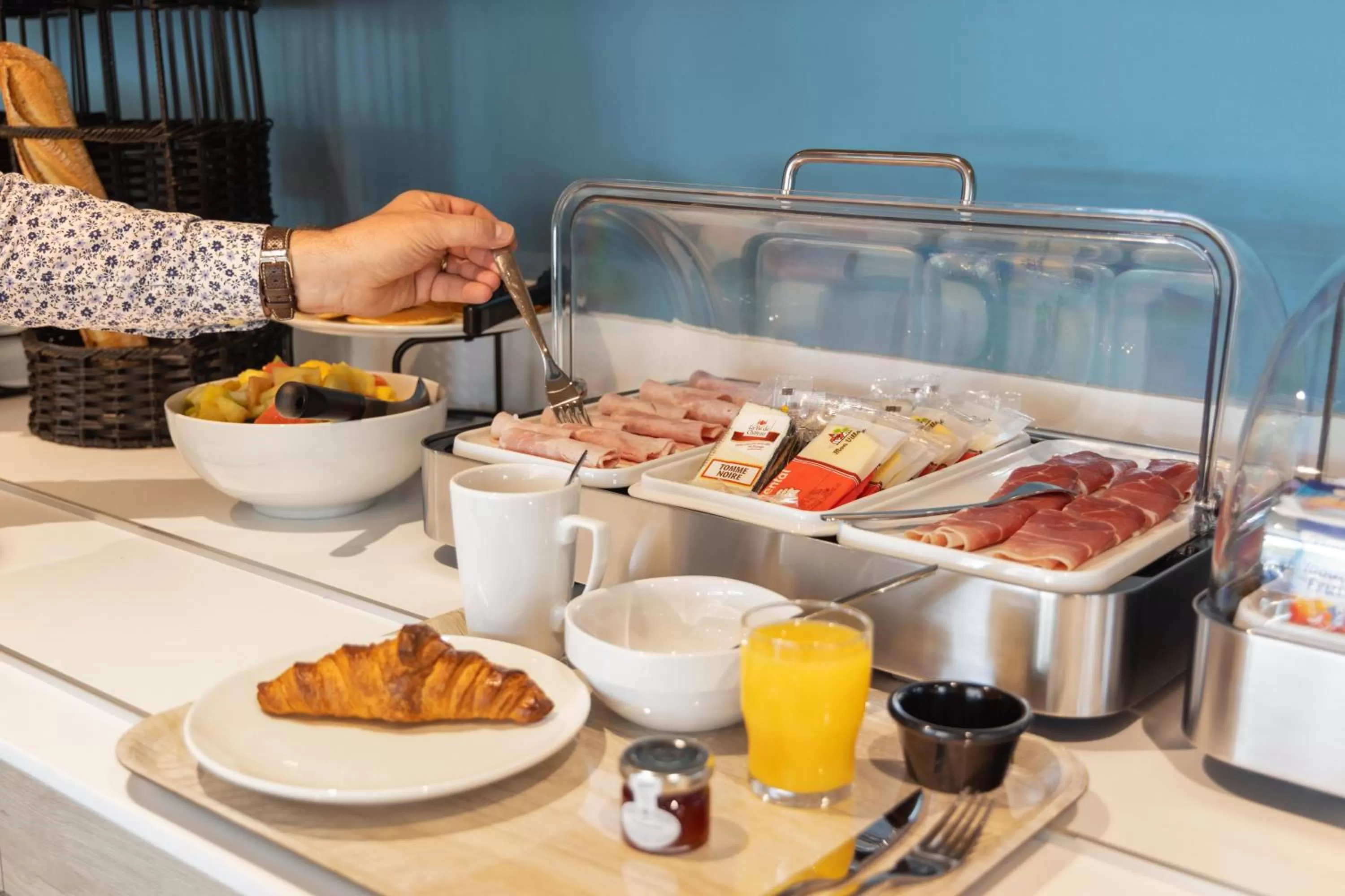 Food and drinks in Kyriad Bordeaux Nord Sainte Eulalie