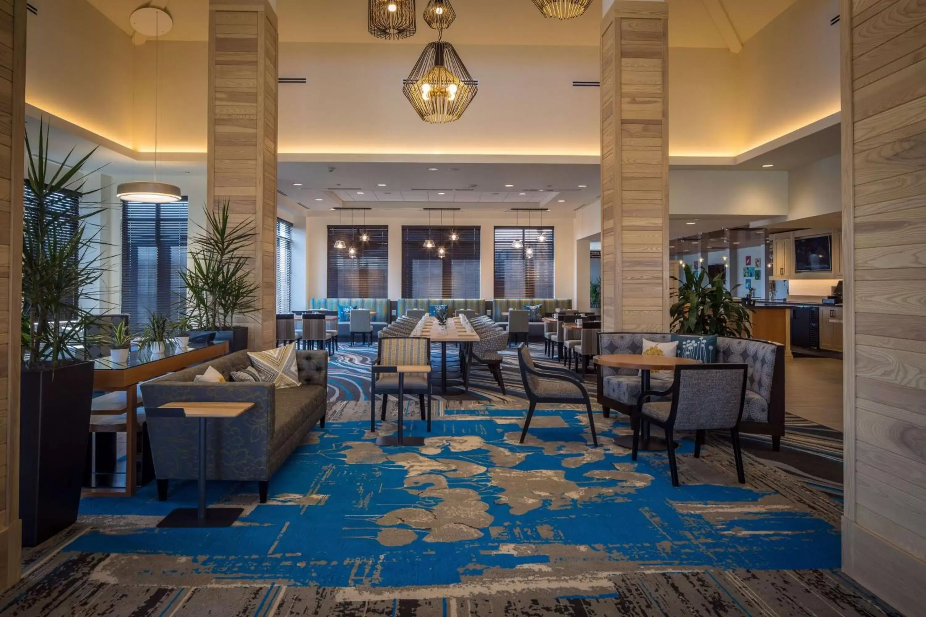 Lobby or reception, Restaurant/Places to Eat in Hilton Garden Inn Pittsburgh Airport