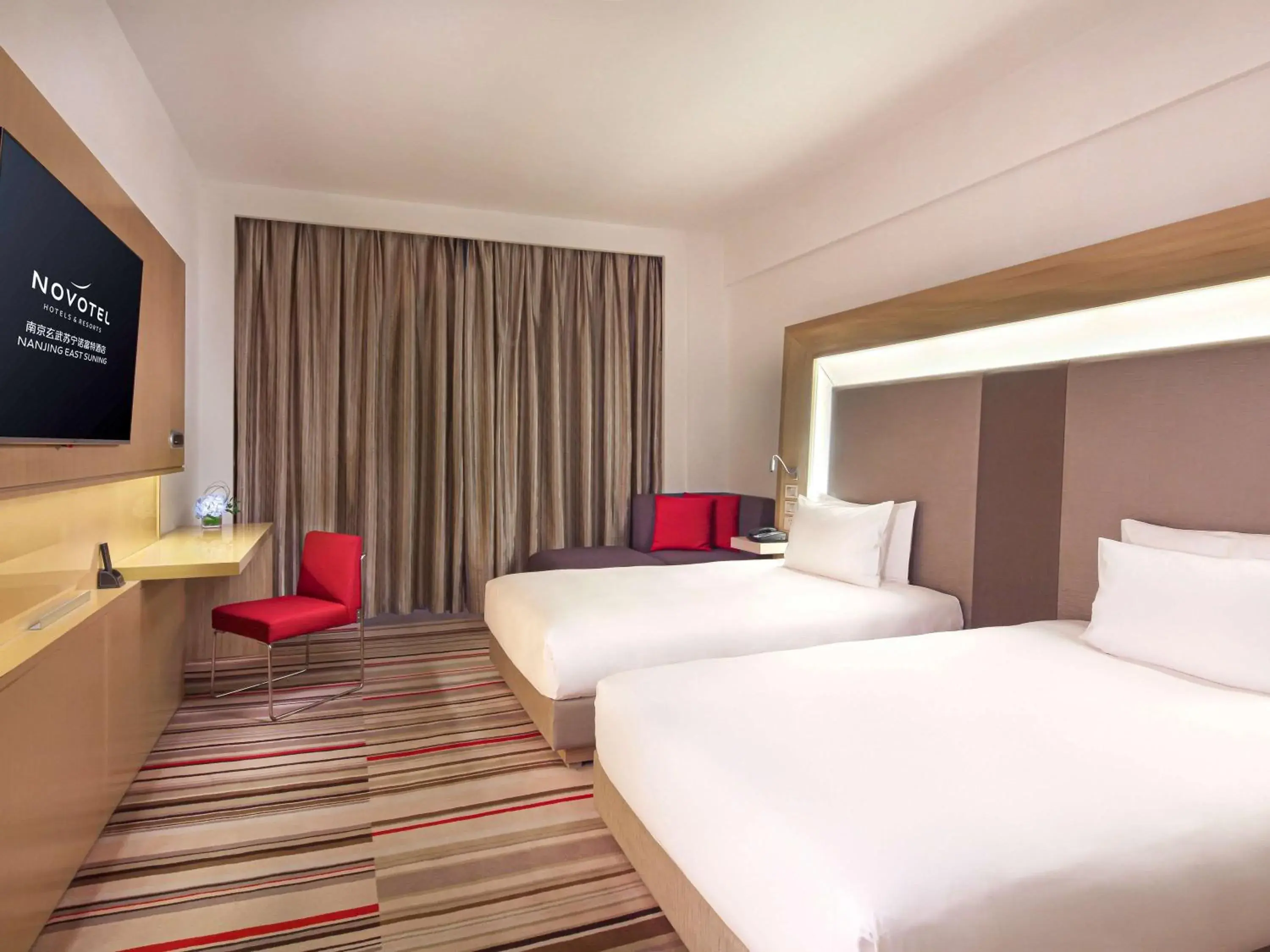Photo of the whole room, Bed in Novotel Nanjing East Suning Galaxy
