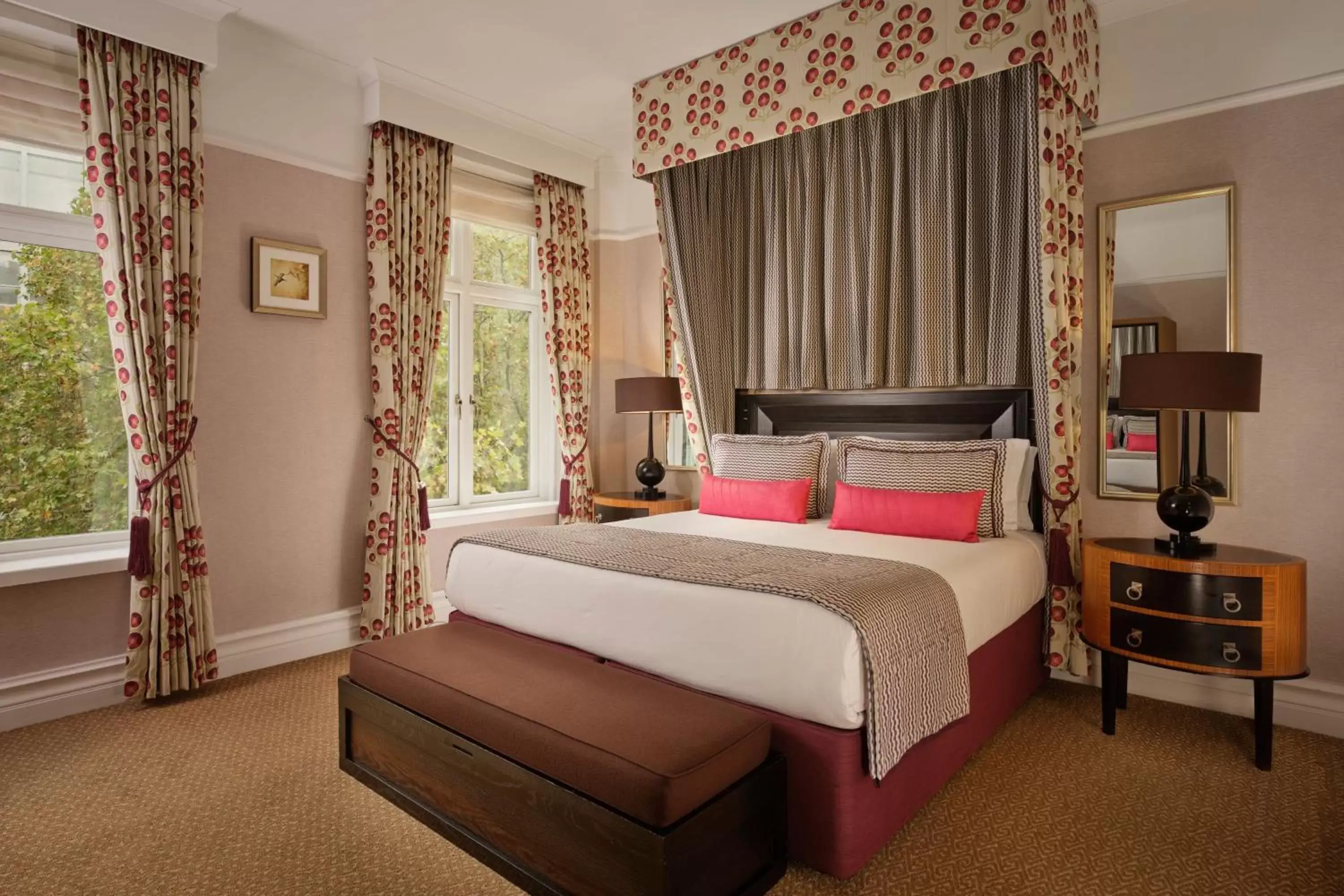 Bedroom, Bed in St. Ermin's Hotel, Autograph Collection