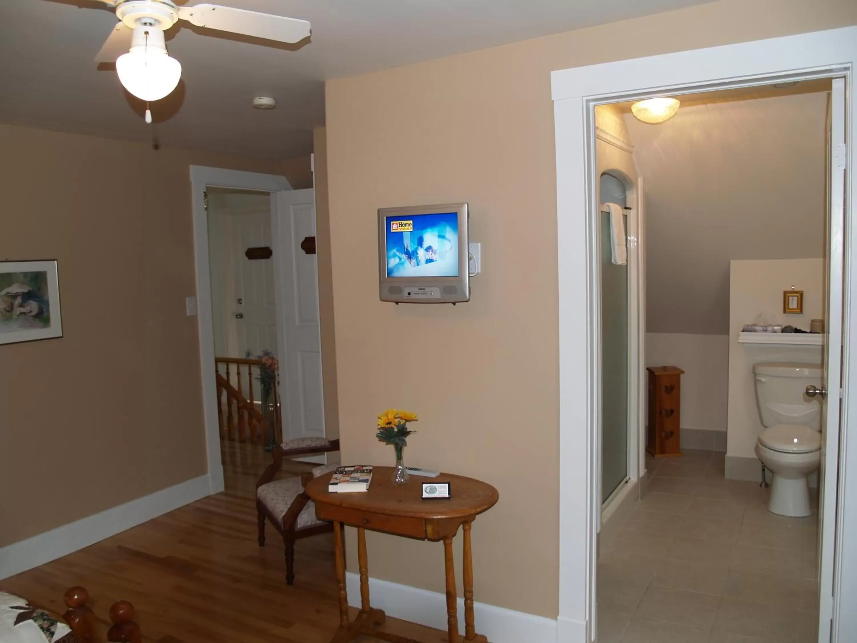 Photo of the whole room, TV/Entertainment Center in Bakers Chest B&B