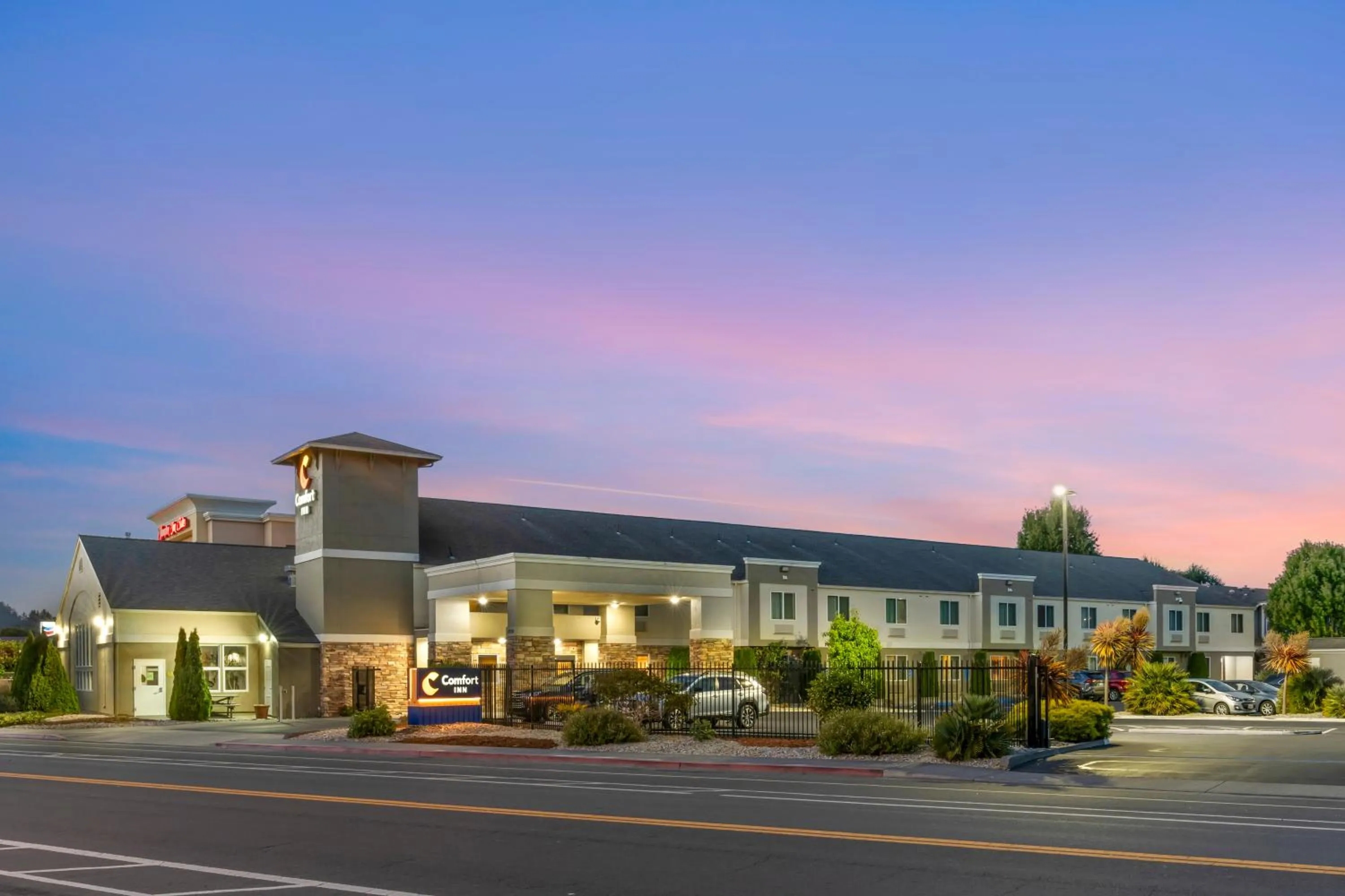 Property building in Comfort Inn Arcata