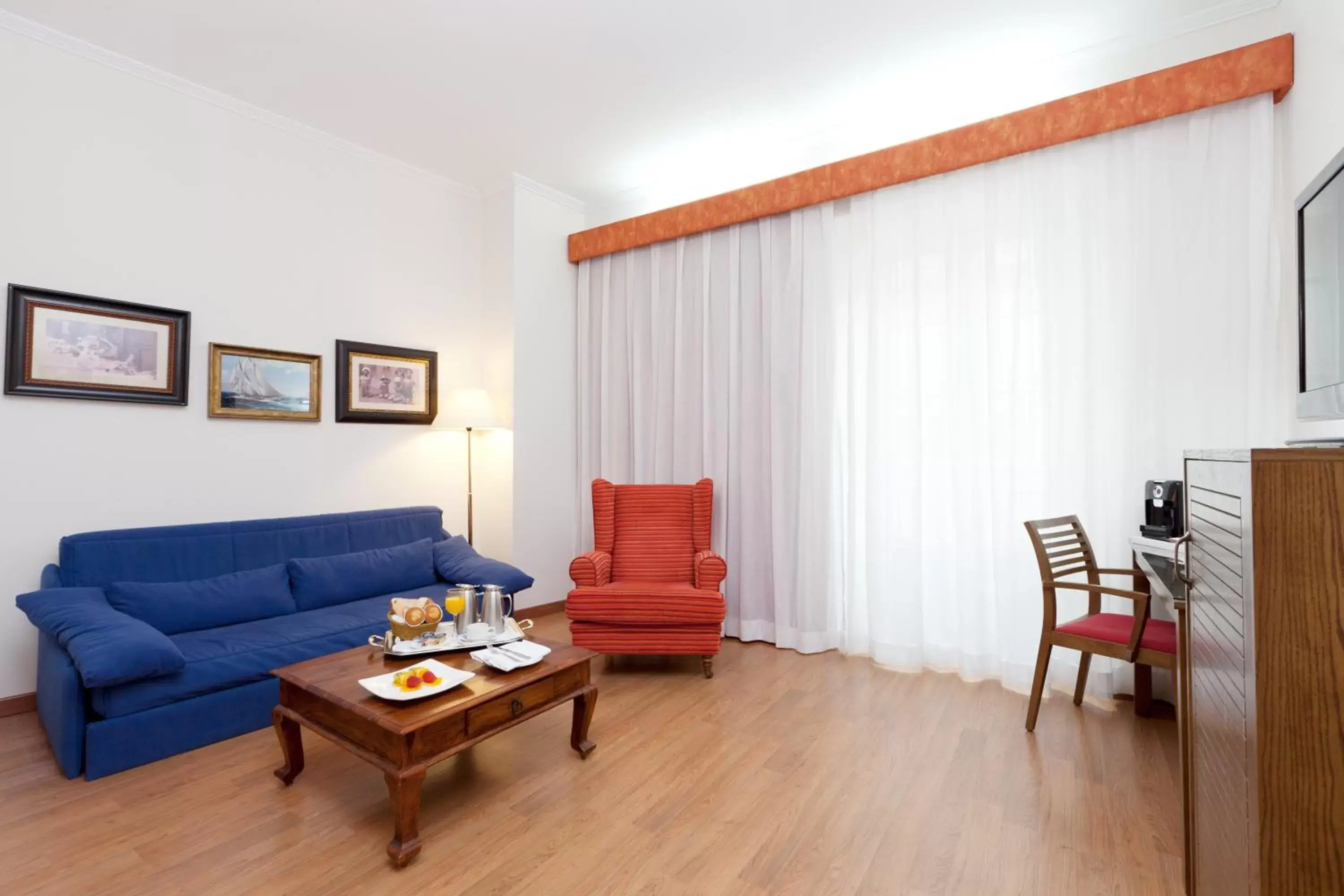 Living room, Seating Area in Senator Cádiz Spa Hotel