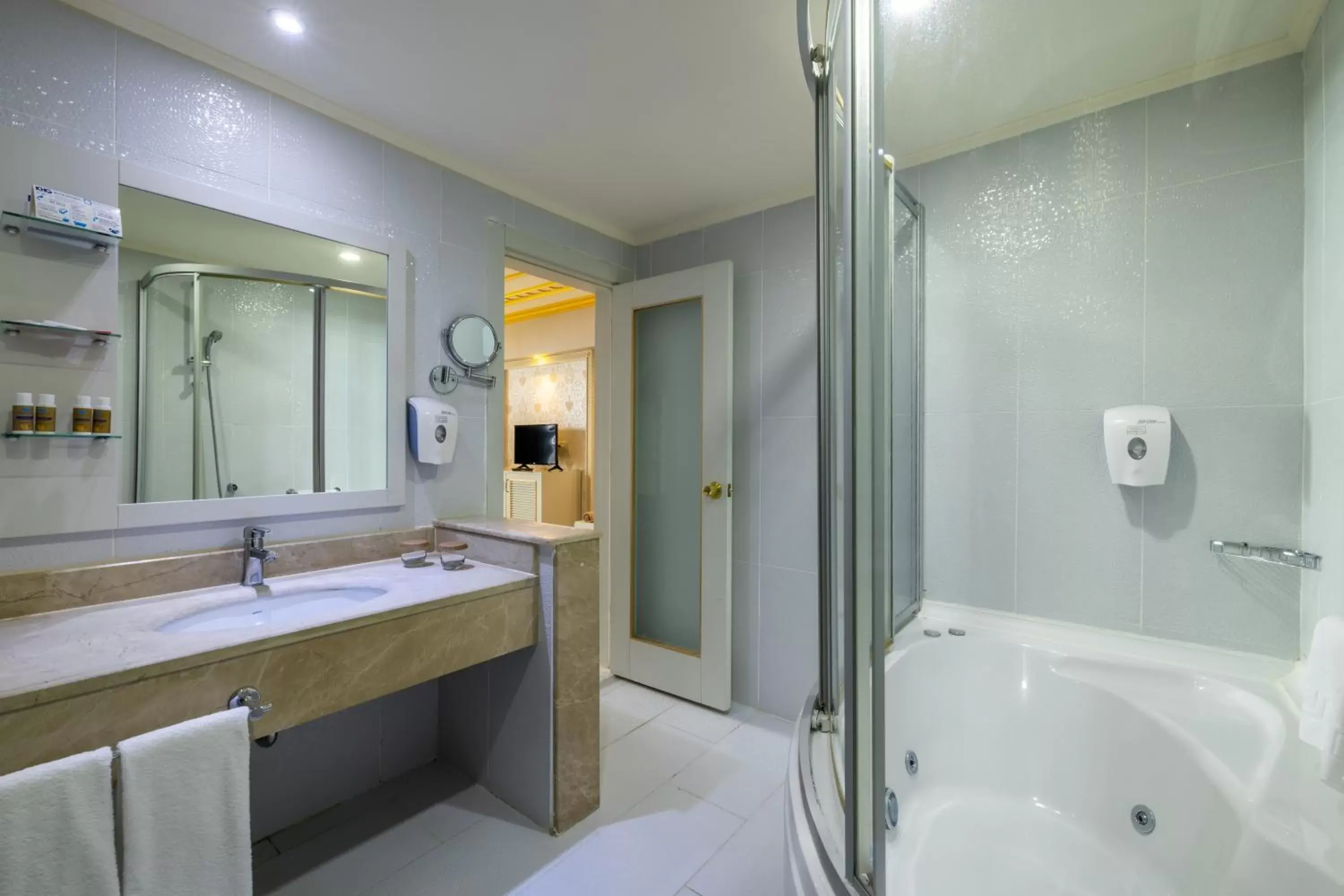 Property building, Bathroom in Crystal Palace Luxury Resort & Spa - Ultimate All Inclusive