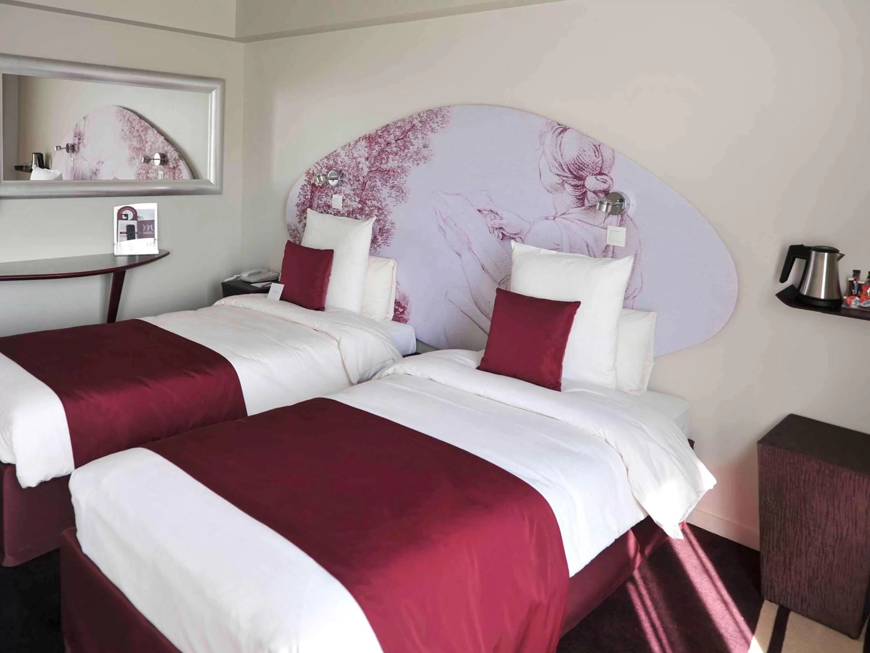 Photo of the whole room, Bed in Mercure Paris Bastille Marais