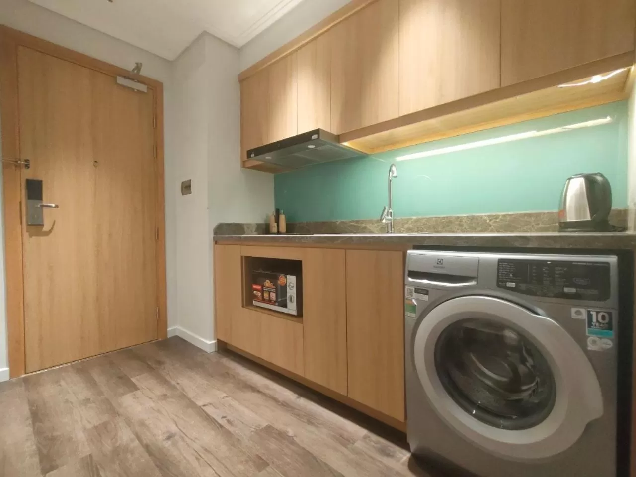 Hồng Gia Tuệ Lake View