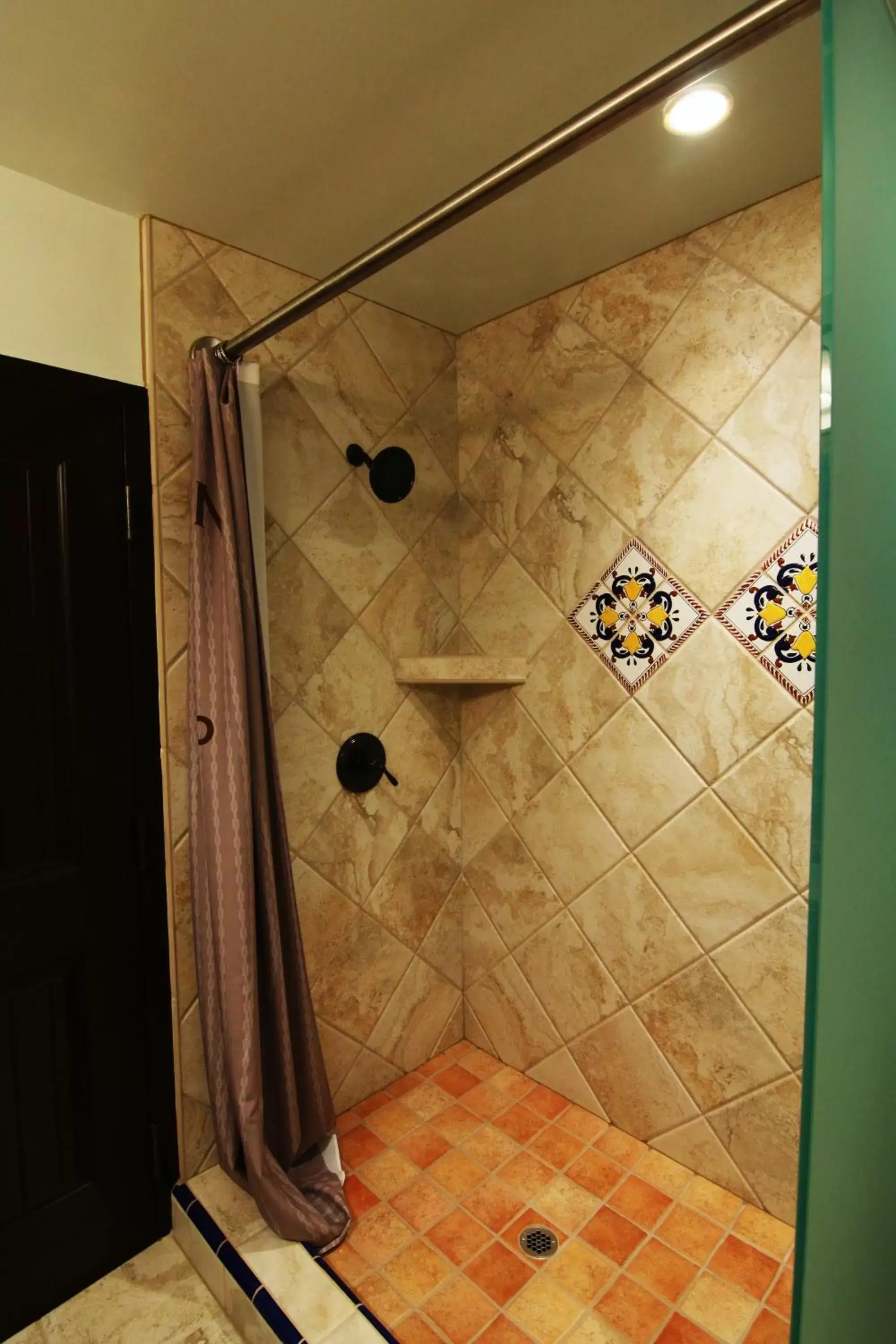 Shower, Bathroom in Hotel Mission De Oro