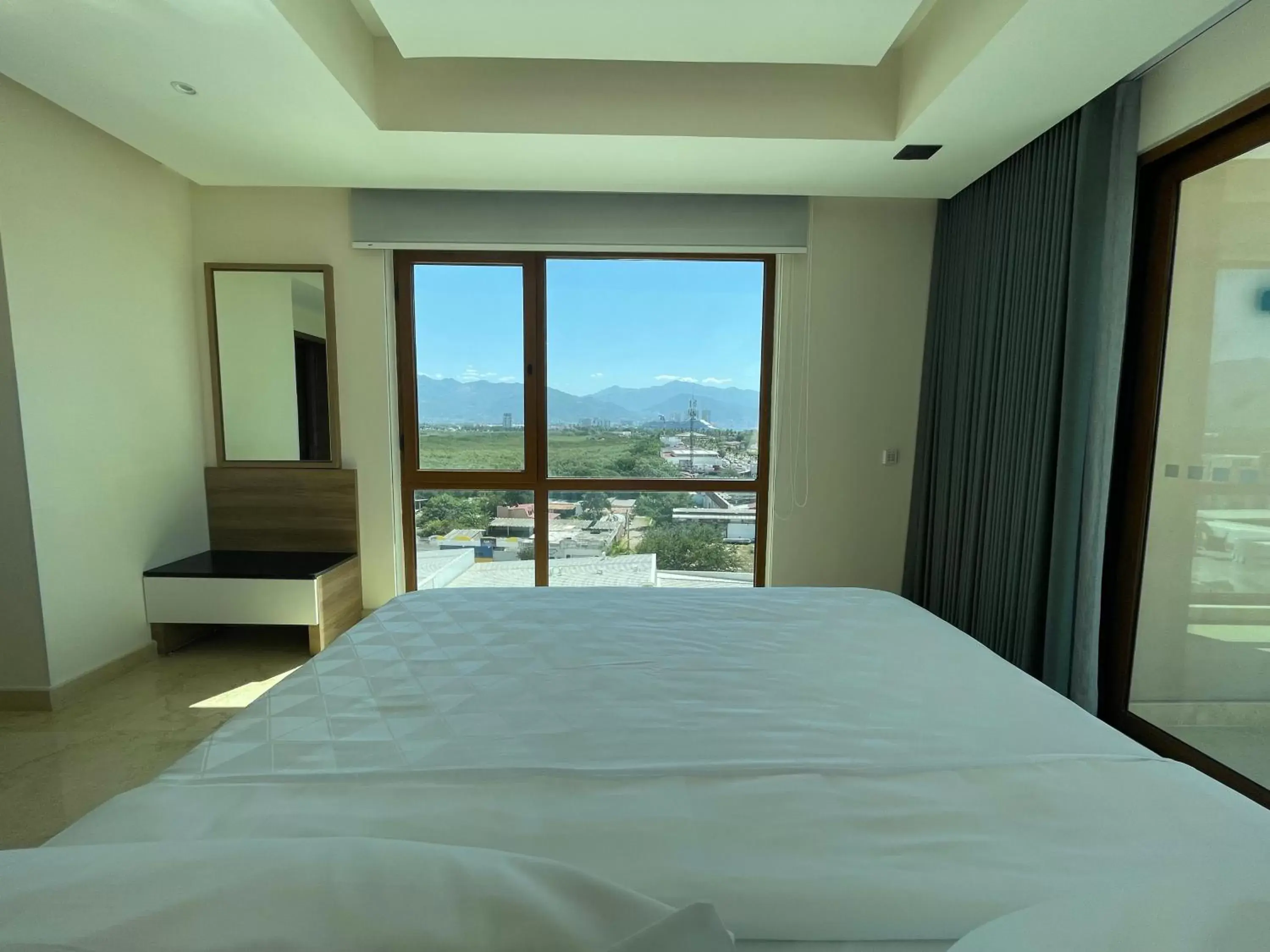Mountain view, Bed in Holiday Inn & Suites - Puerto Vallarta Marina & Golf, an IHG Hotel