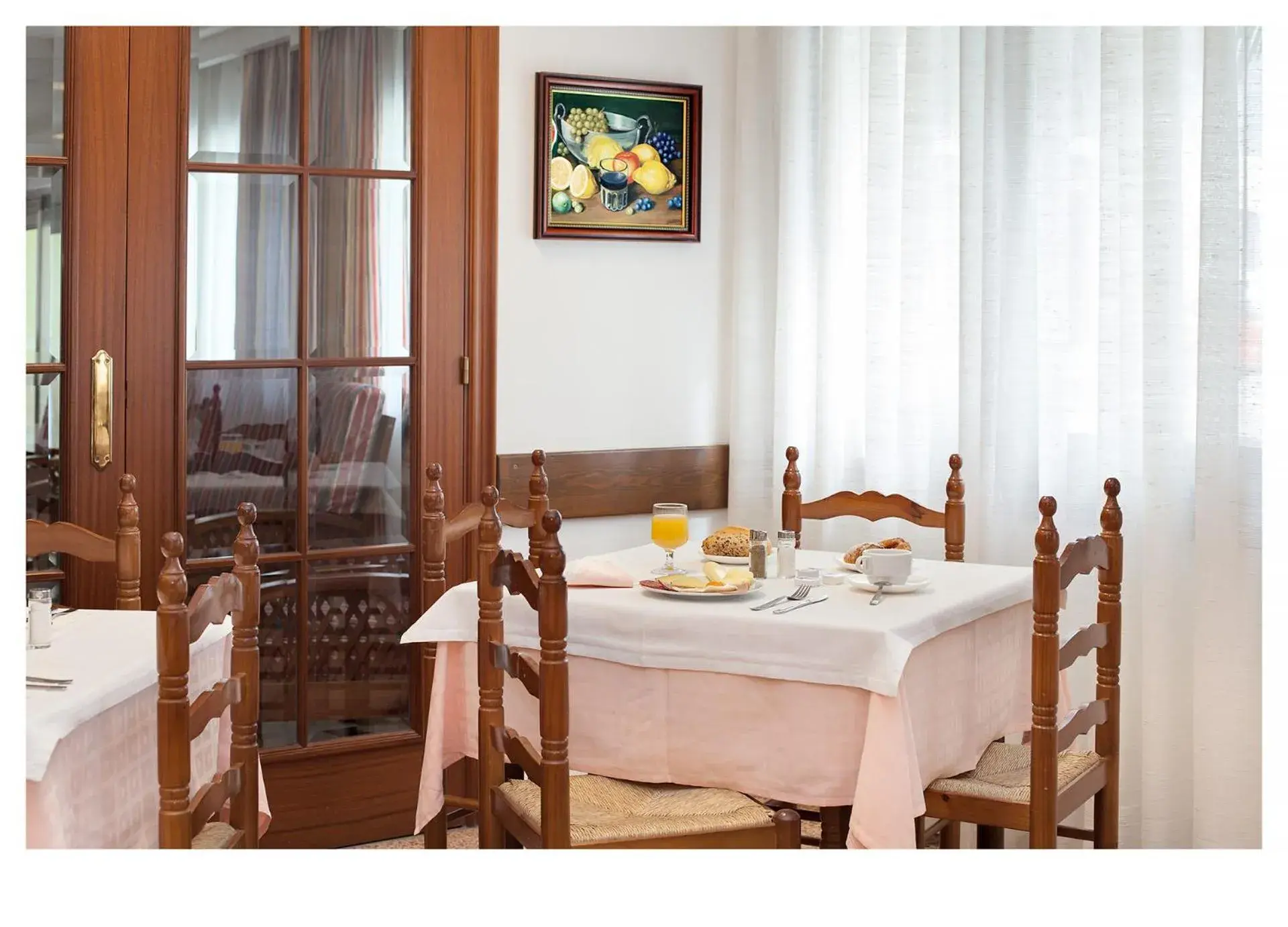 Breakfast, Restaurant/Places to Eat in Hotel Ninays