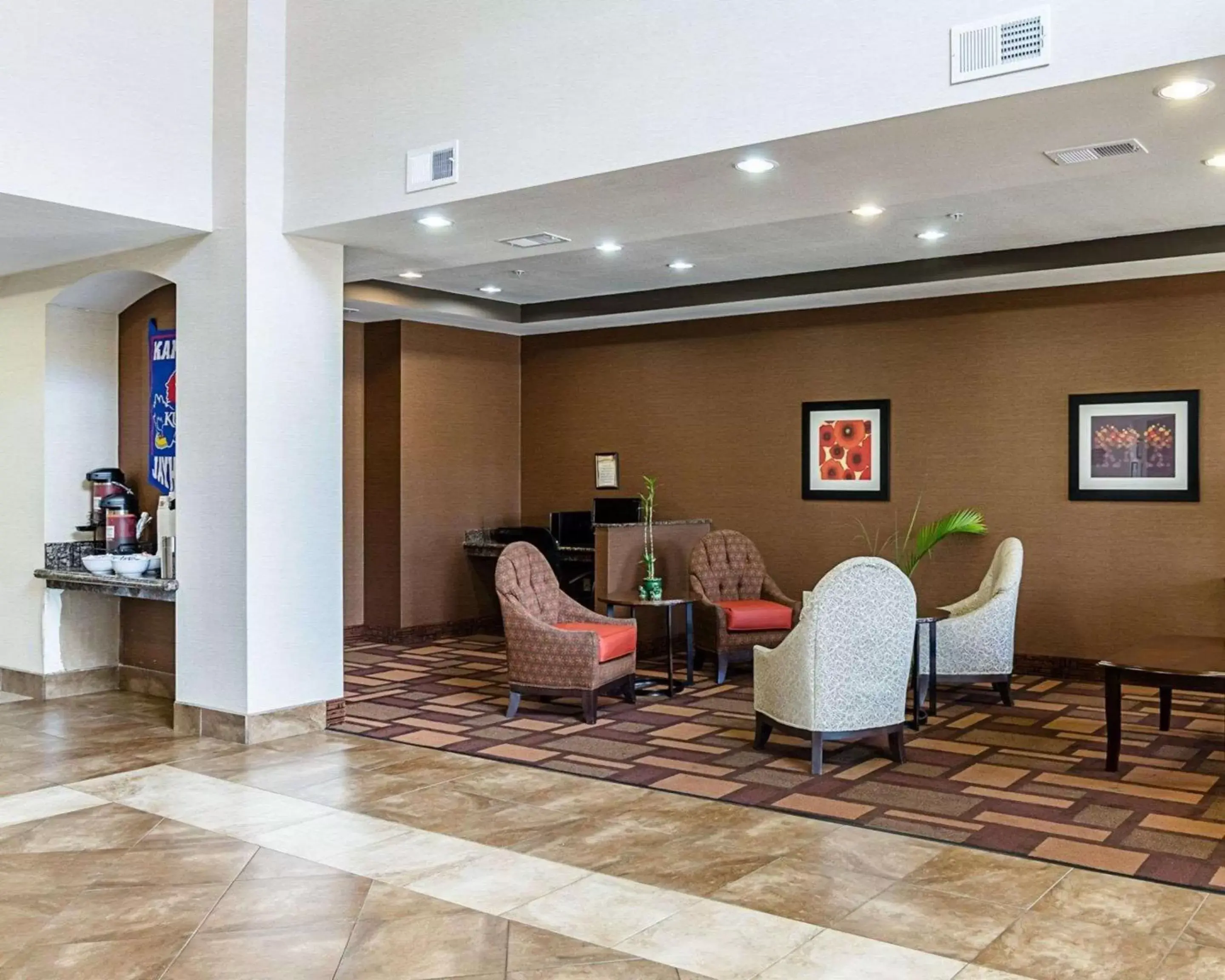 Lobby or reception in Comfort Inn & Suites Lawrence - University Area Lobby or reception in Comfort Inn & Suites Lawrence - University Area