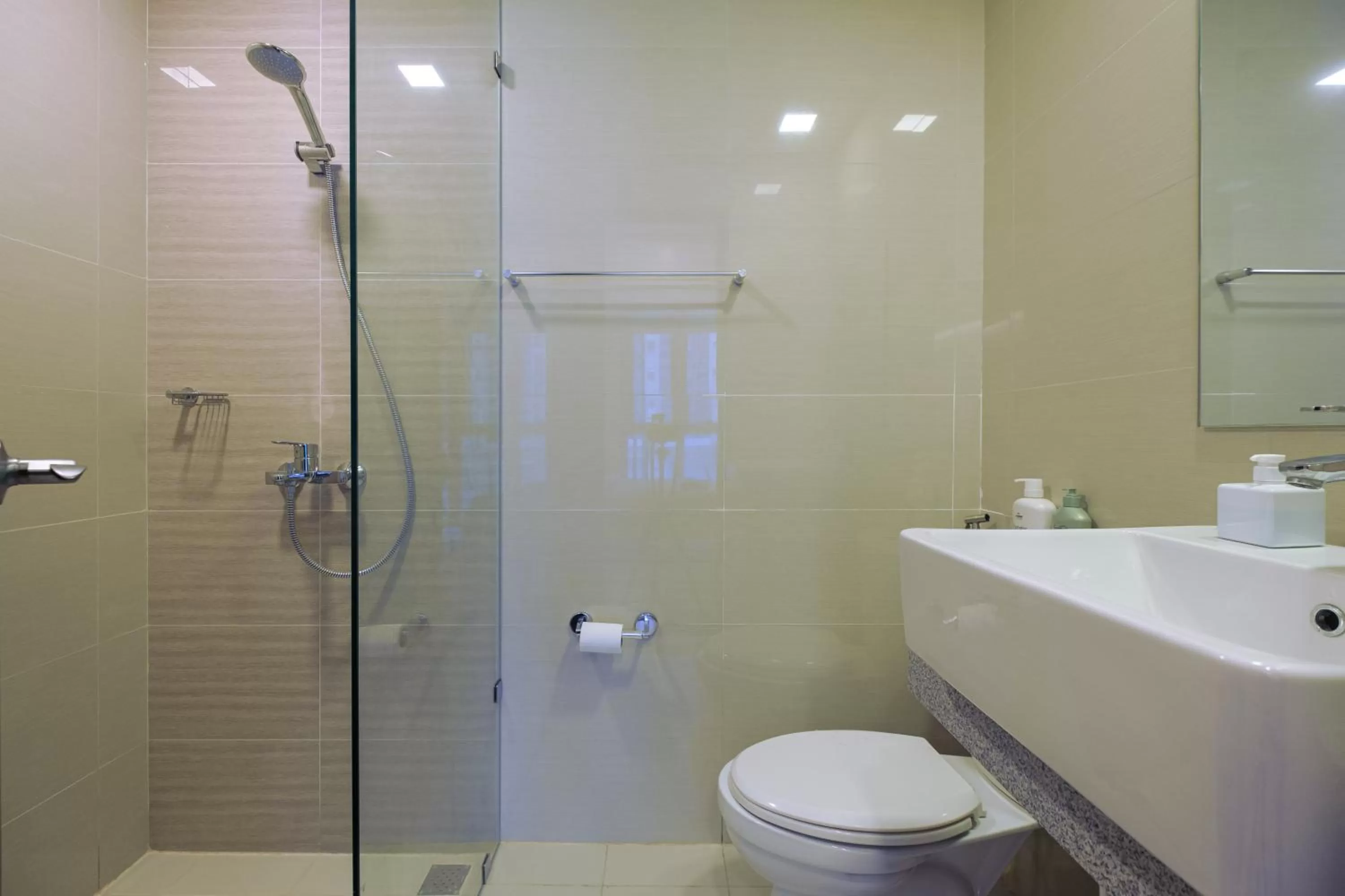 Shower in 1BR Suite in Uptown BGC