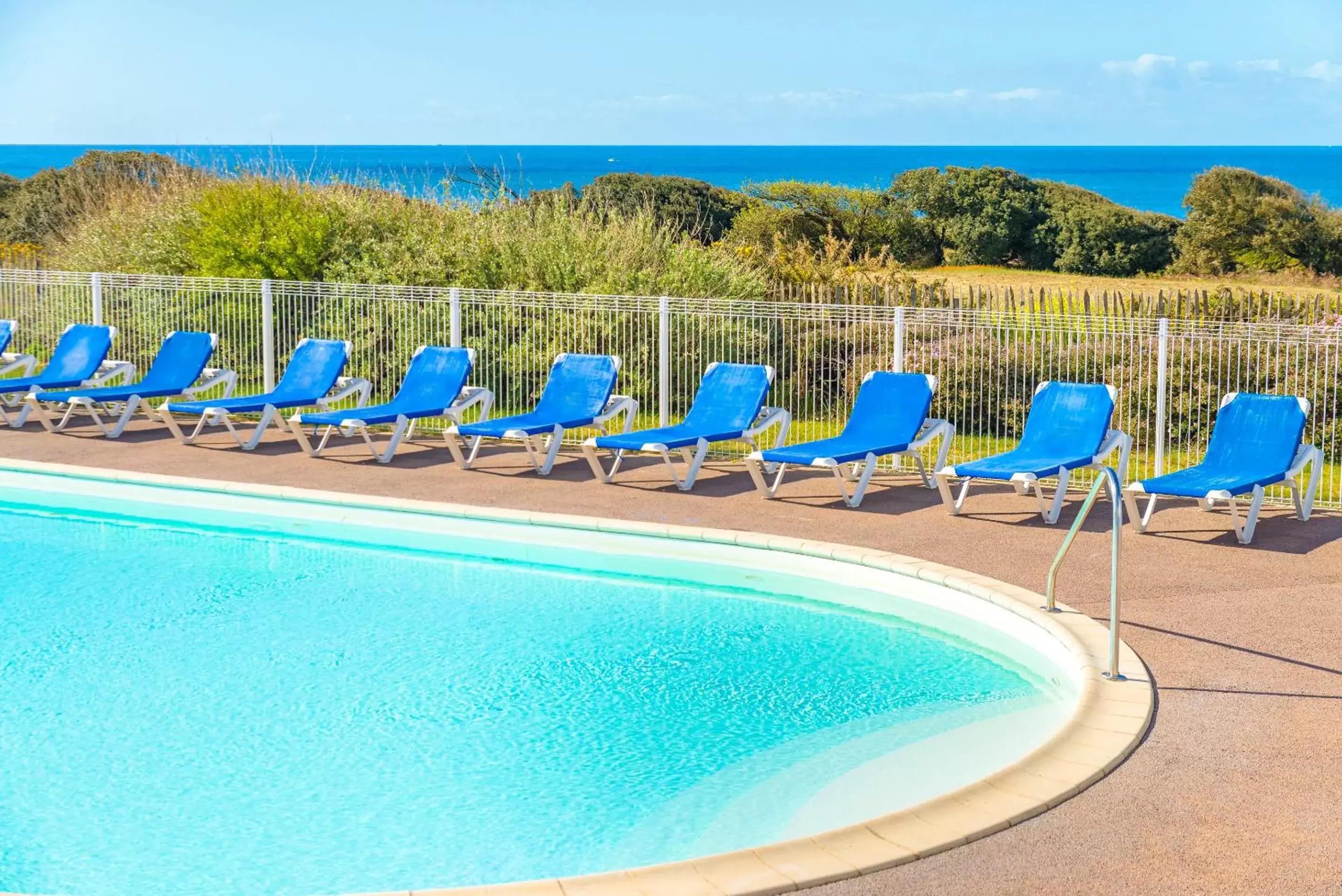 Swimming Pool in Lagrange Vacances L’Estran