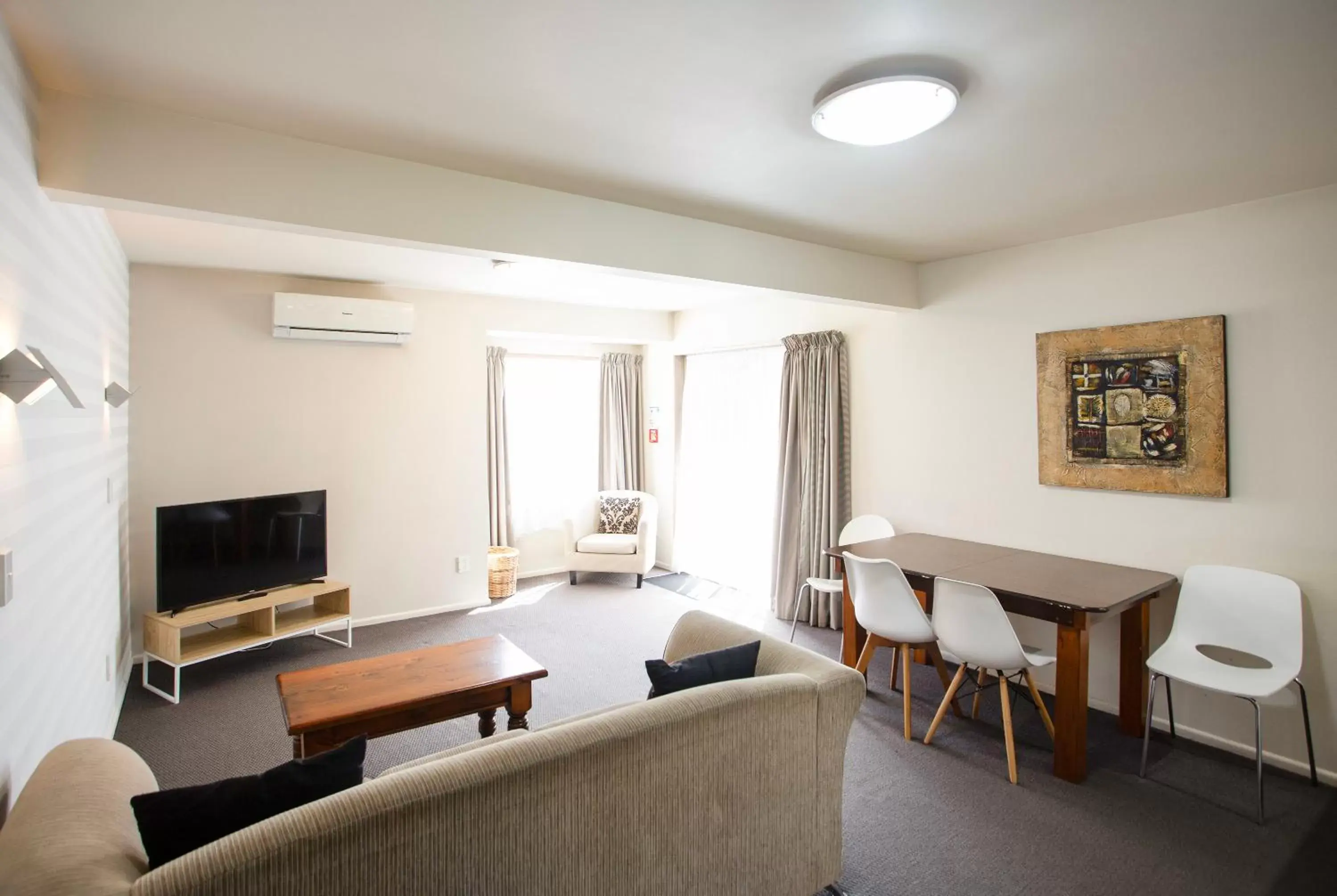 Seating Area in Casino Court Motor Lodge