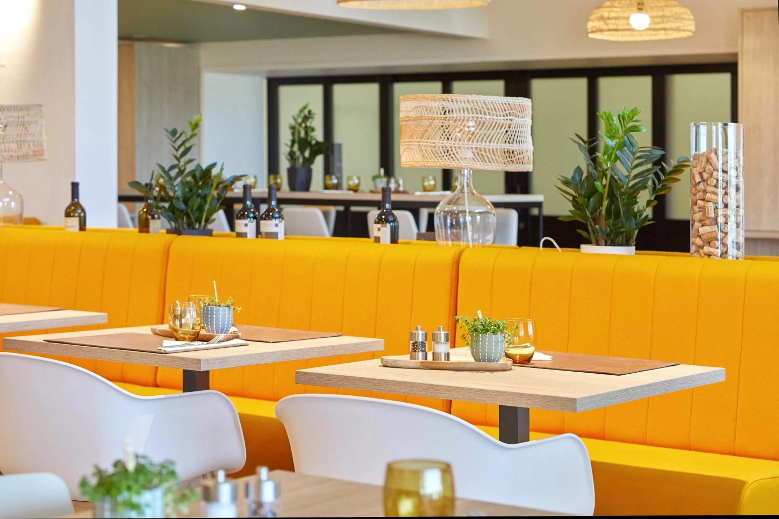 Restaurant/places to eat in ibis La Roche Sur Yon Vendespace