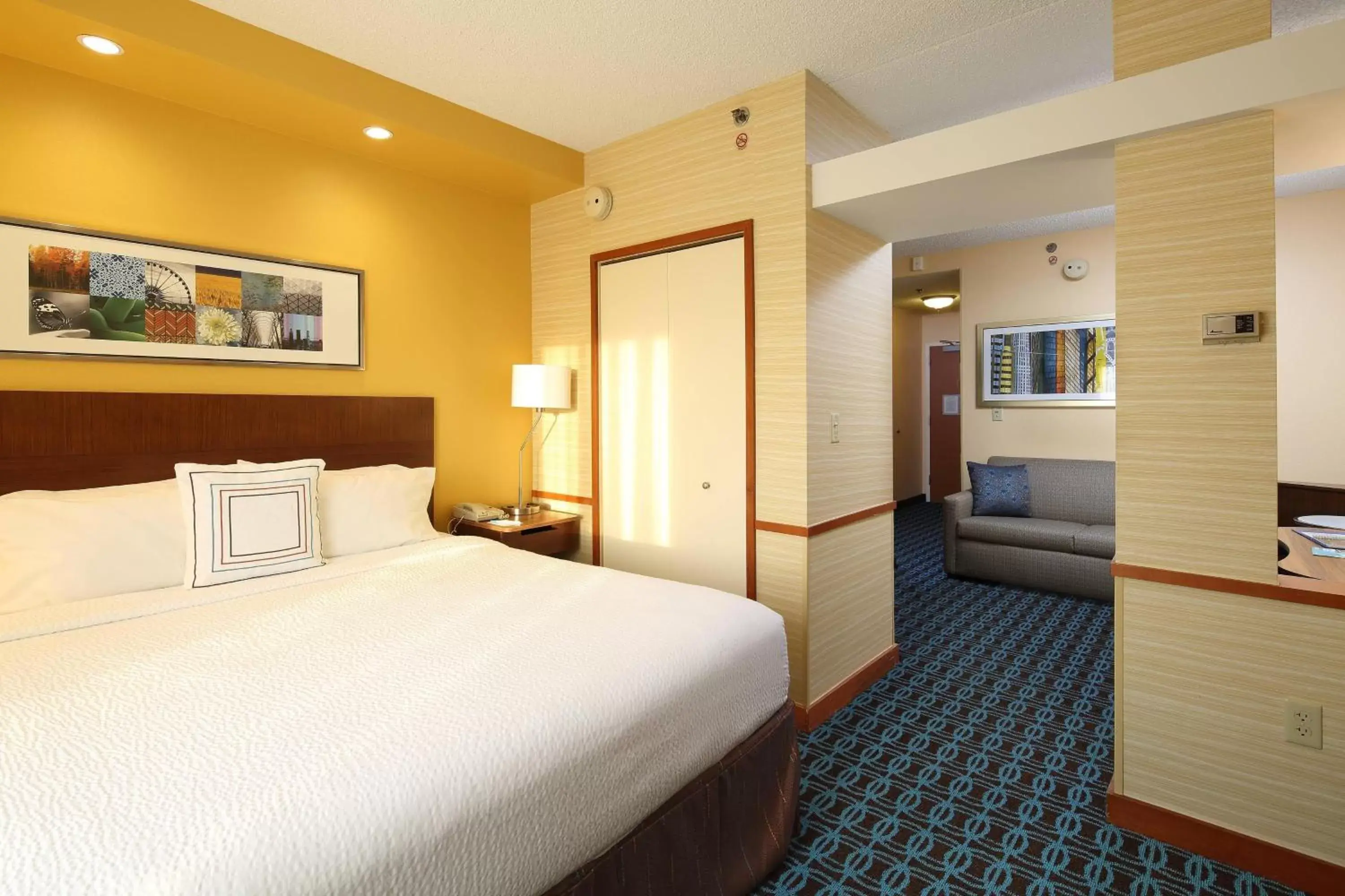 Photo of the whole room, Bed in Fairfield Inn & Suites by Marriott Newark Liberty International Airport