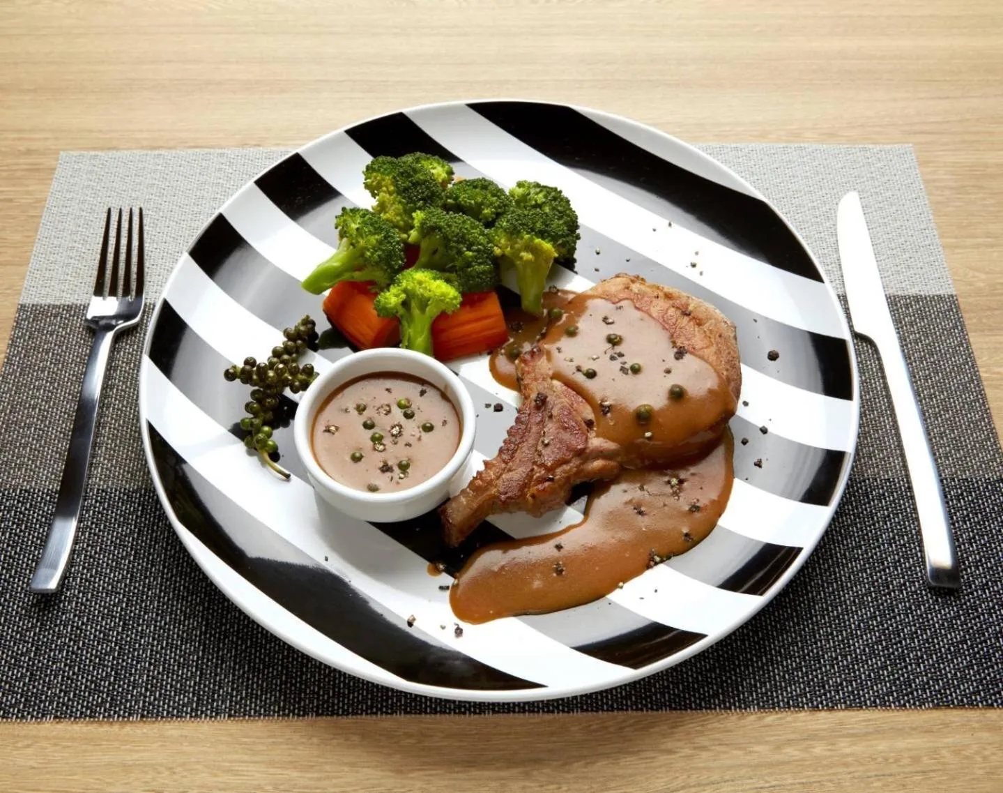 Restaurant/places to eat in Chezzotel Pattaya