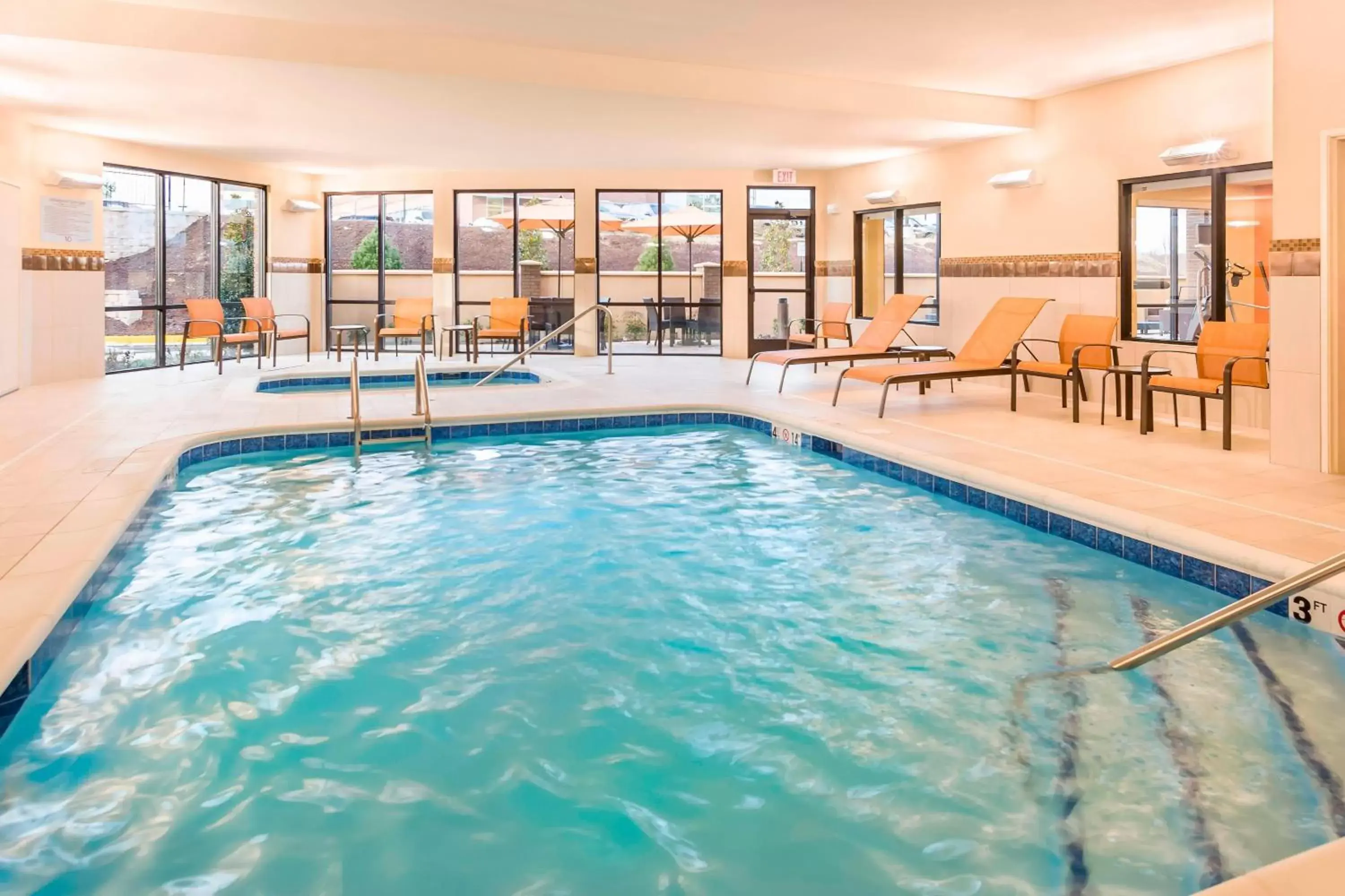 Swimming Pool in Courtyard by Marriott Stafford Quantico