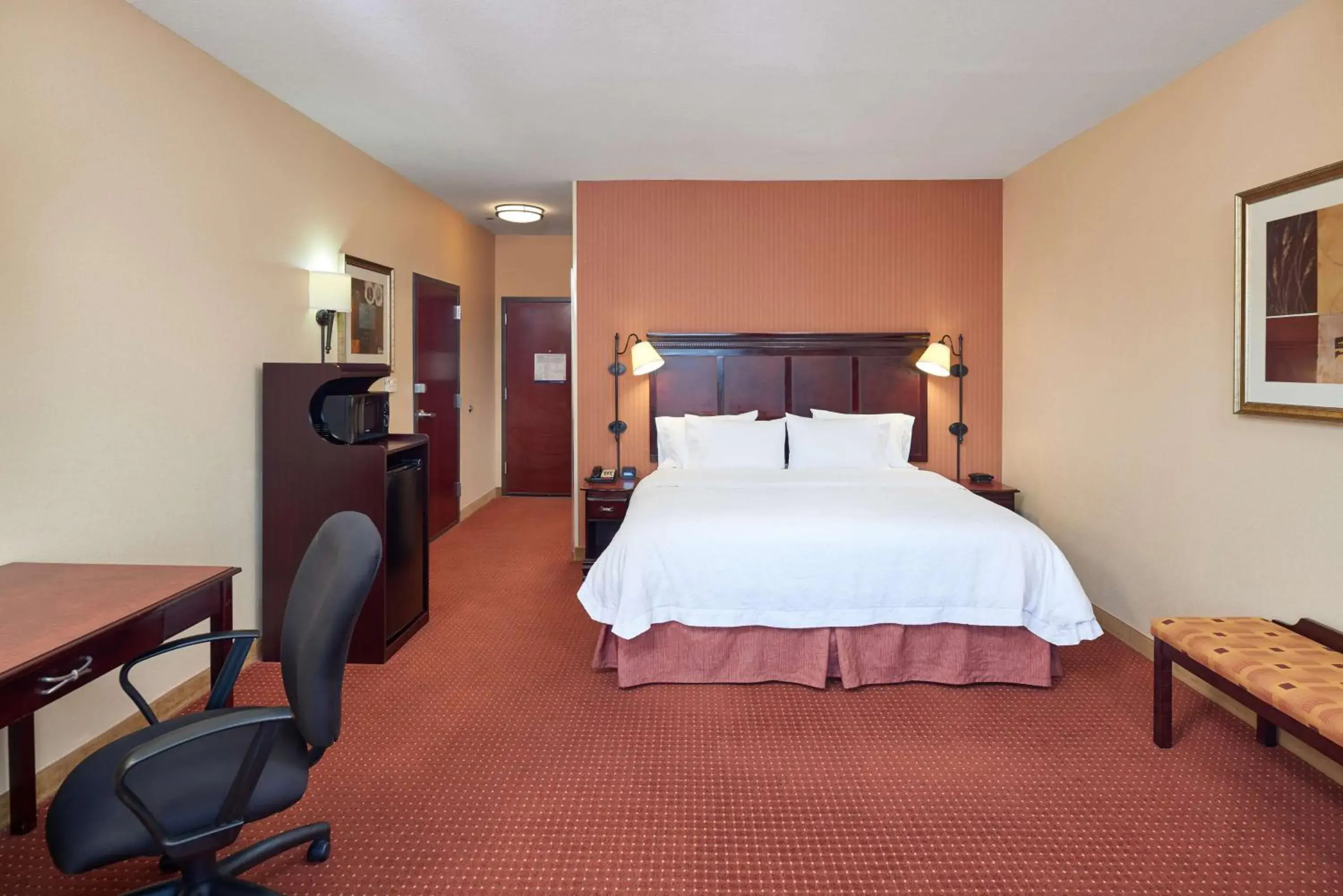 Bedroom, Bed in Hampton Inn & Suites Austin South Buda