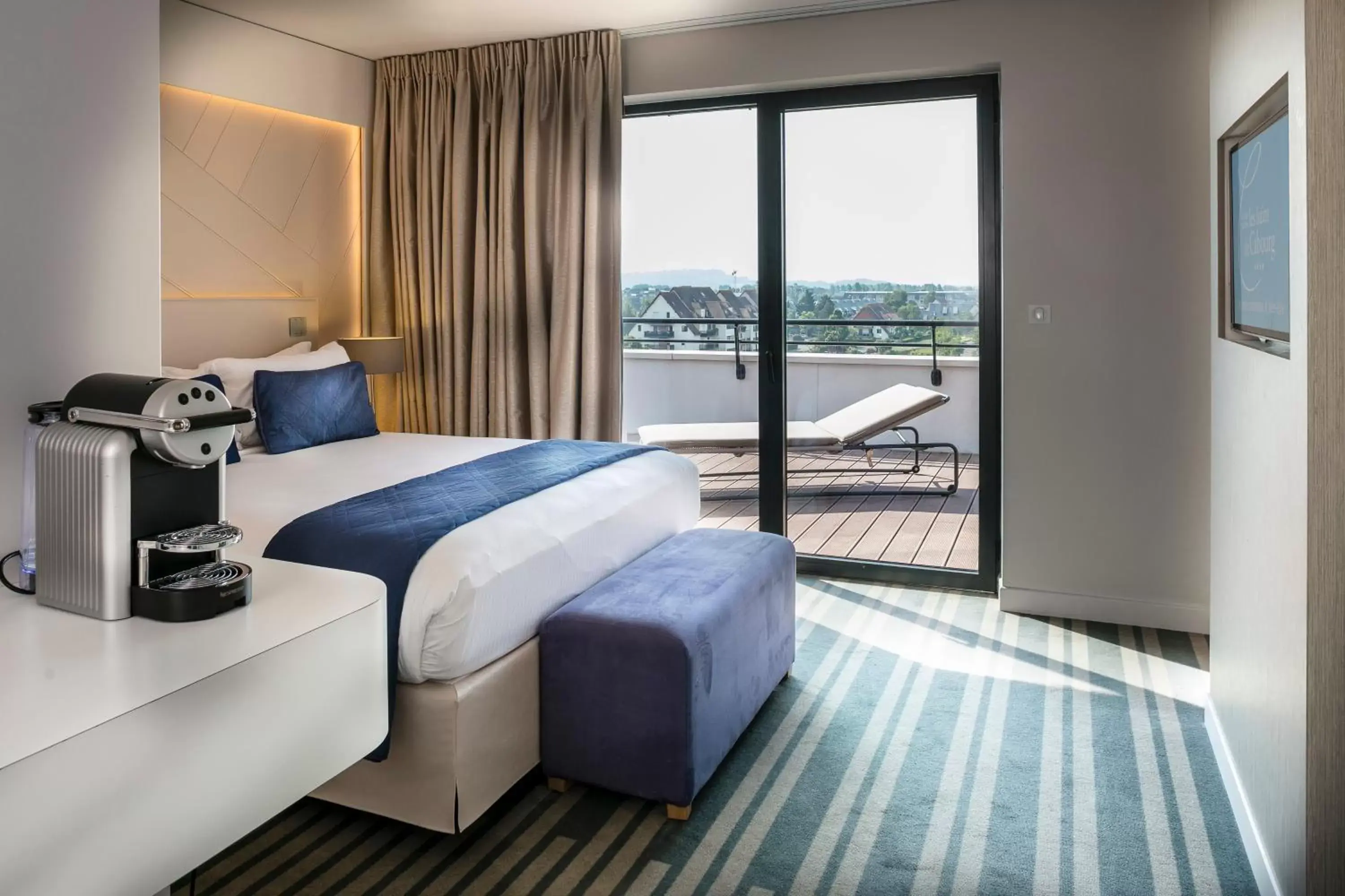 Suite with Terrace in Thalazur Cabourg - Hôtel & Spa Suite with Terrace in Thalazur Cabourg - Hôtel & Spa