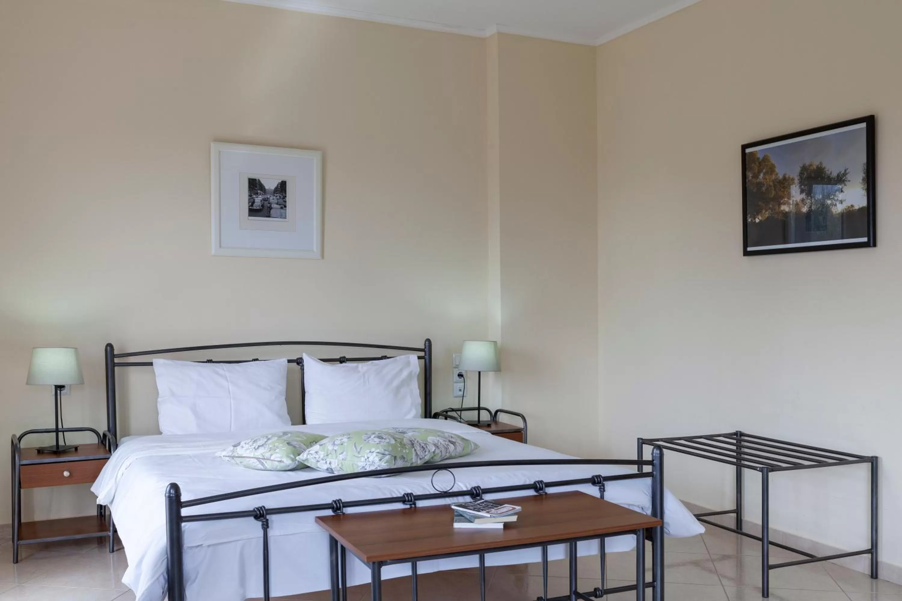 Bed in Hotel Marathia