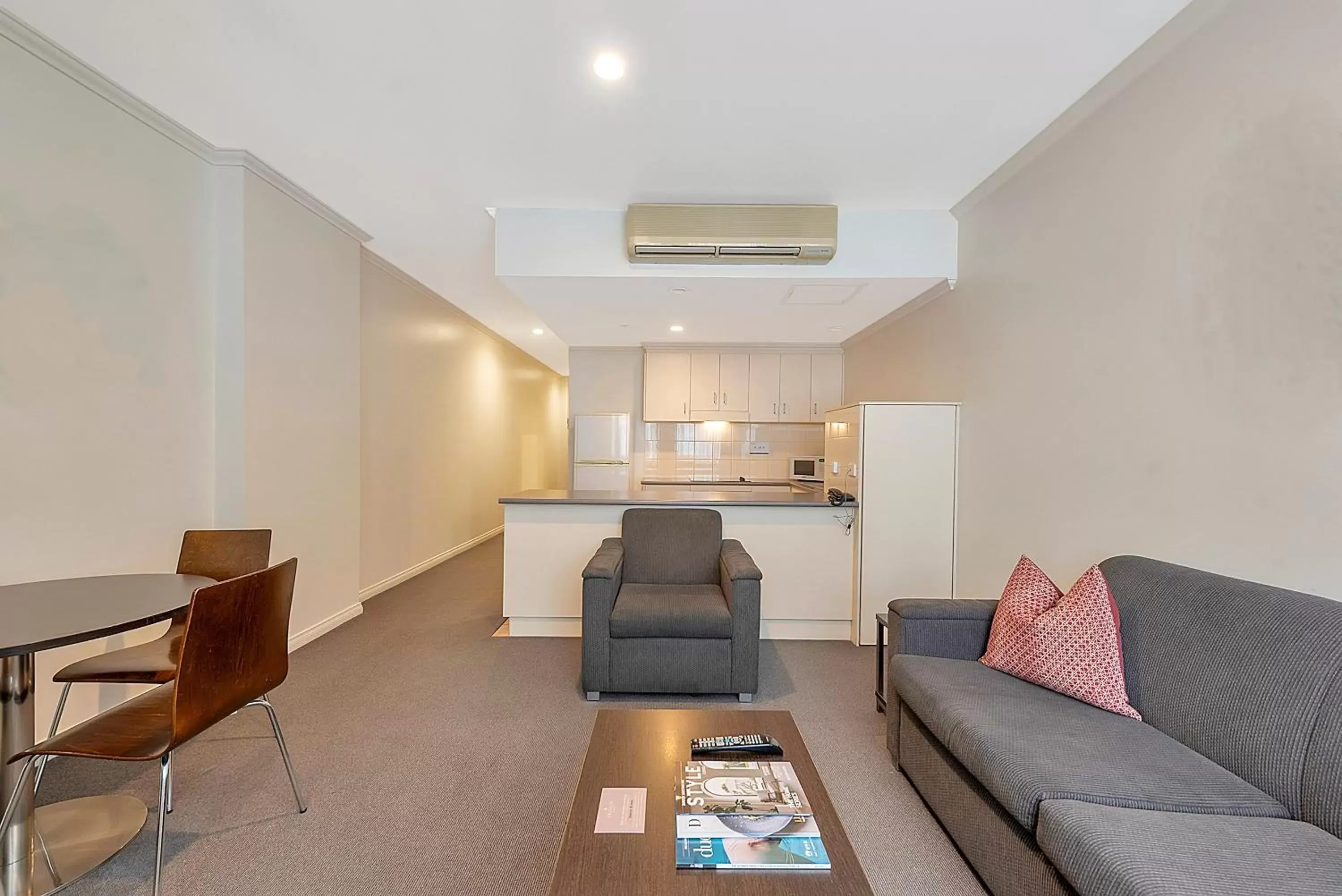 Living room, Seating Area in Franklin Apartments