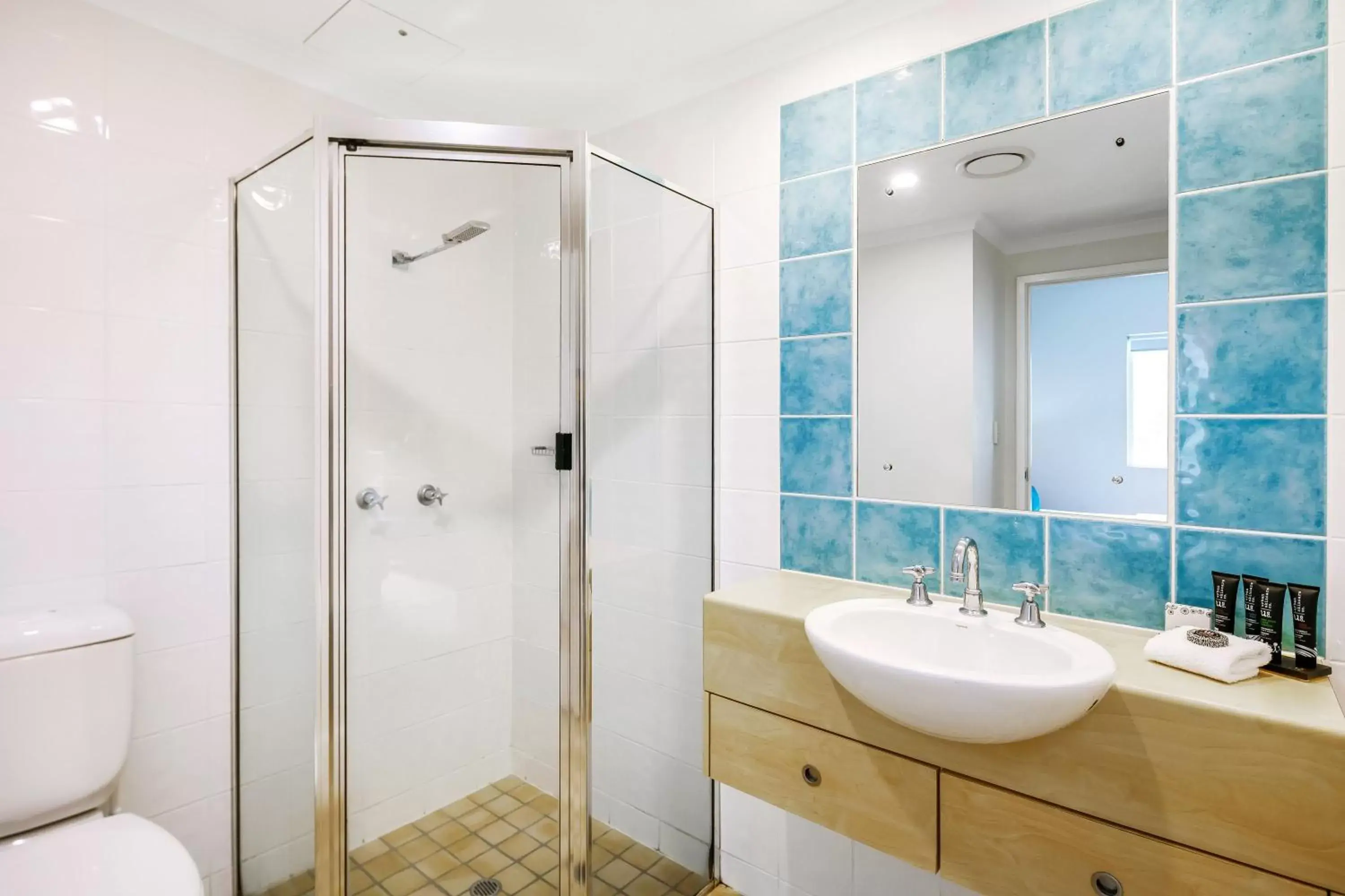 Shower, Bathroom in Mantra PortSea
