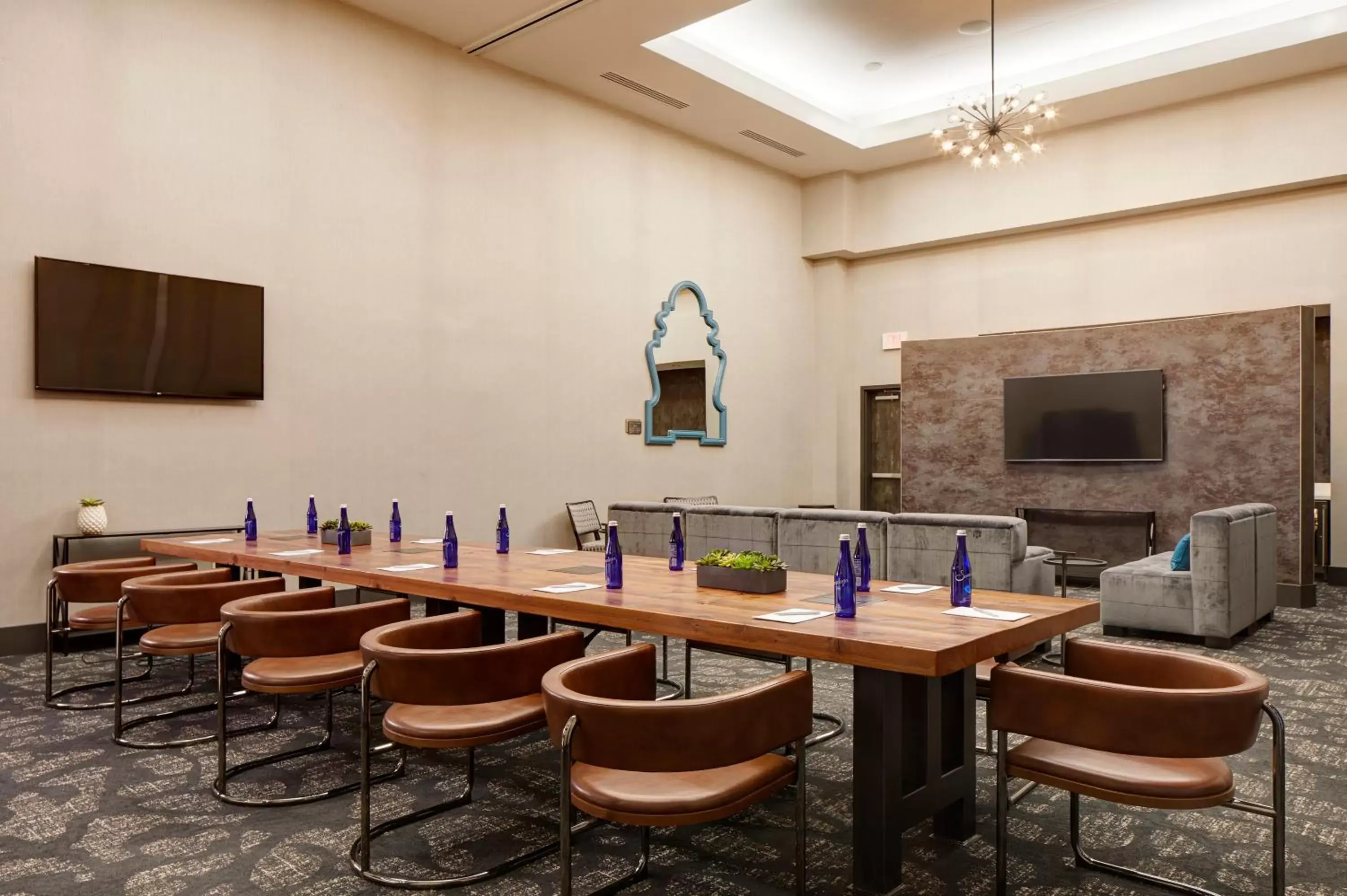 Meeting/conference room in Archer Hotel Florham Park