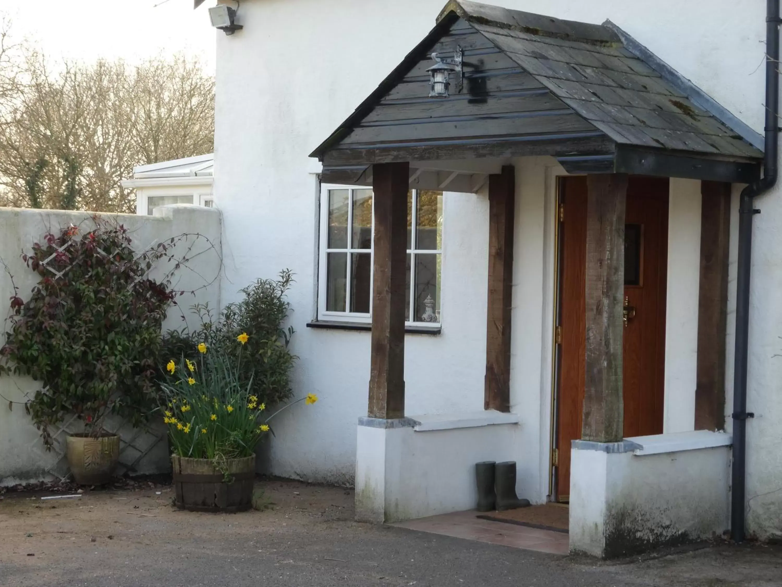 Facade/entrance, Property Building in Hunters Croft