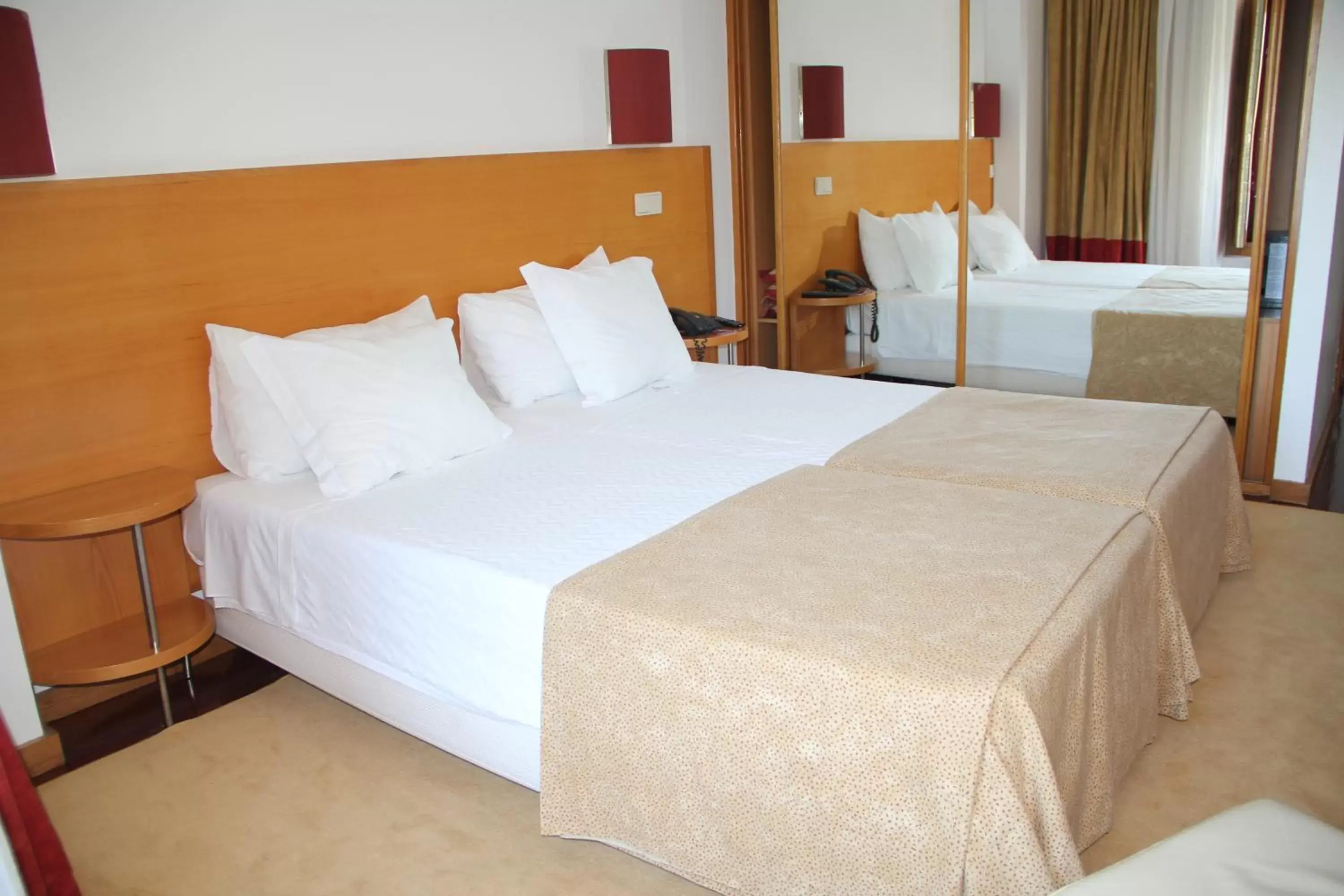 Bedroom, Bed in Douro Hotel Porto Antigo