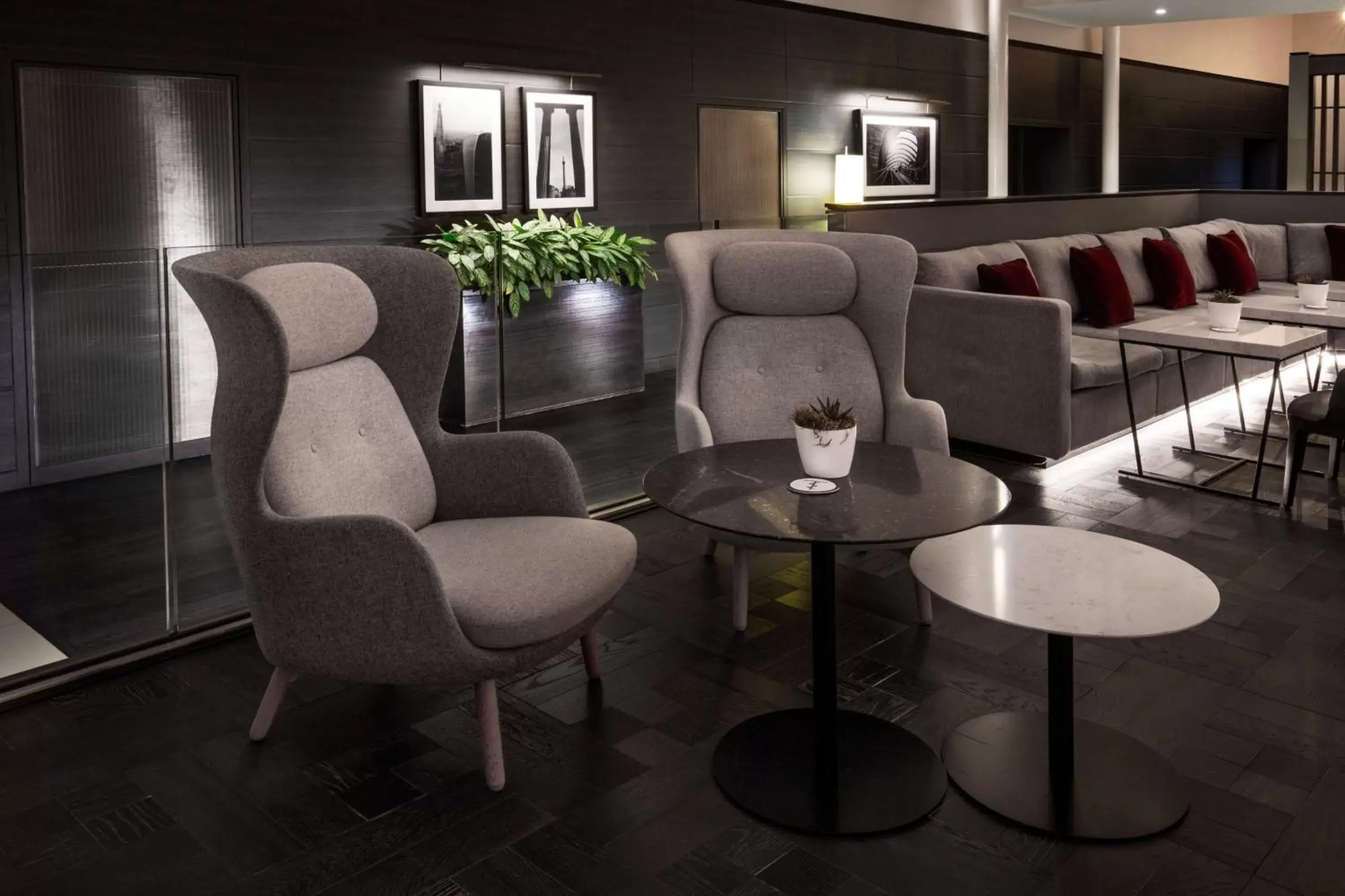 Lounge or bar, Lounge/Bar in Radisson Blu Hotel London Stansted Airport