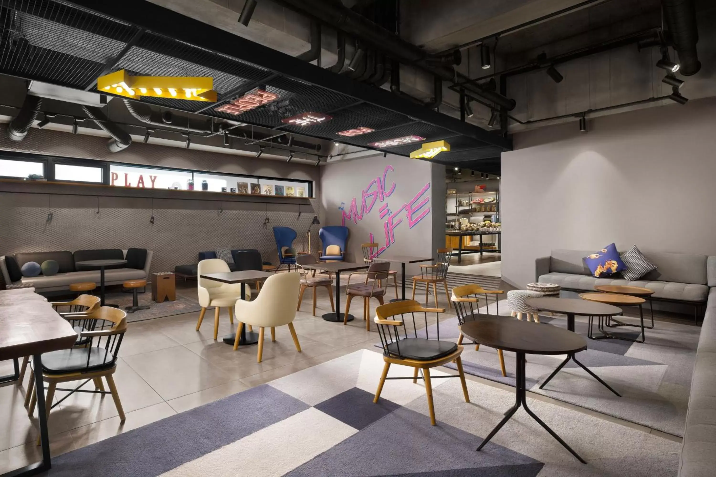 Lobby or reception, Restaurant/Places to Eat in Moxy Seoul Insadong