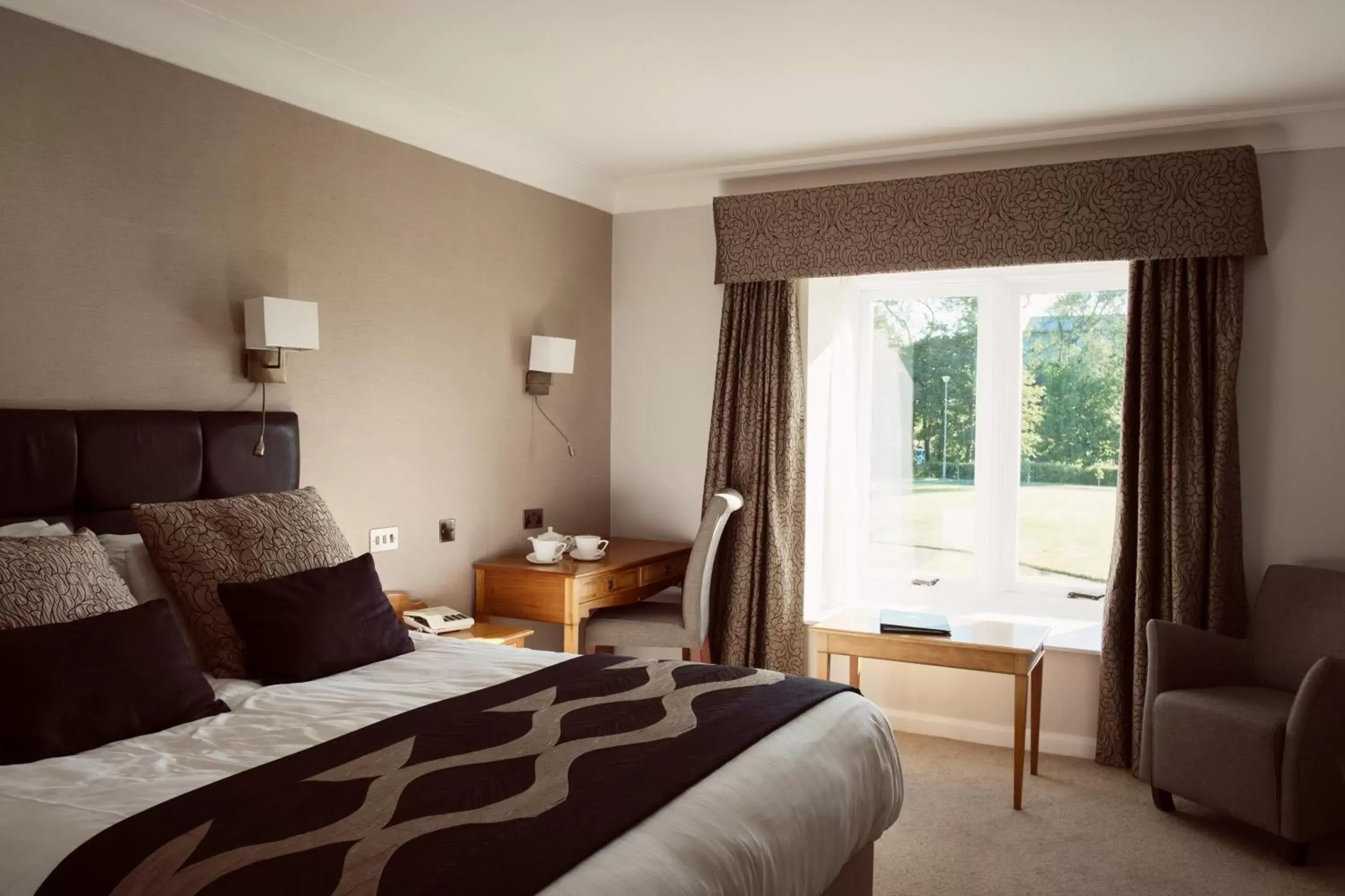 Bedroom, Bed in Lancaster House Hotel