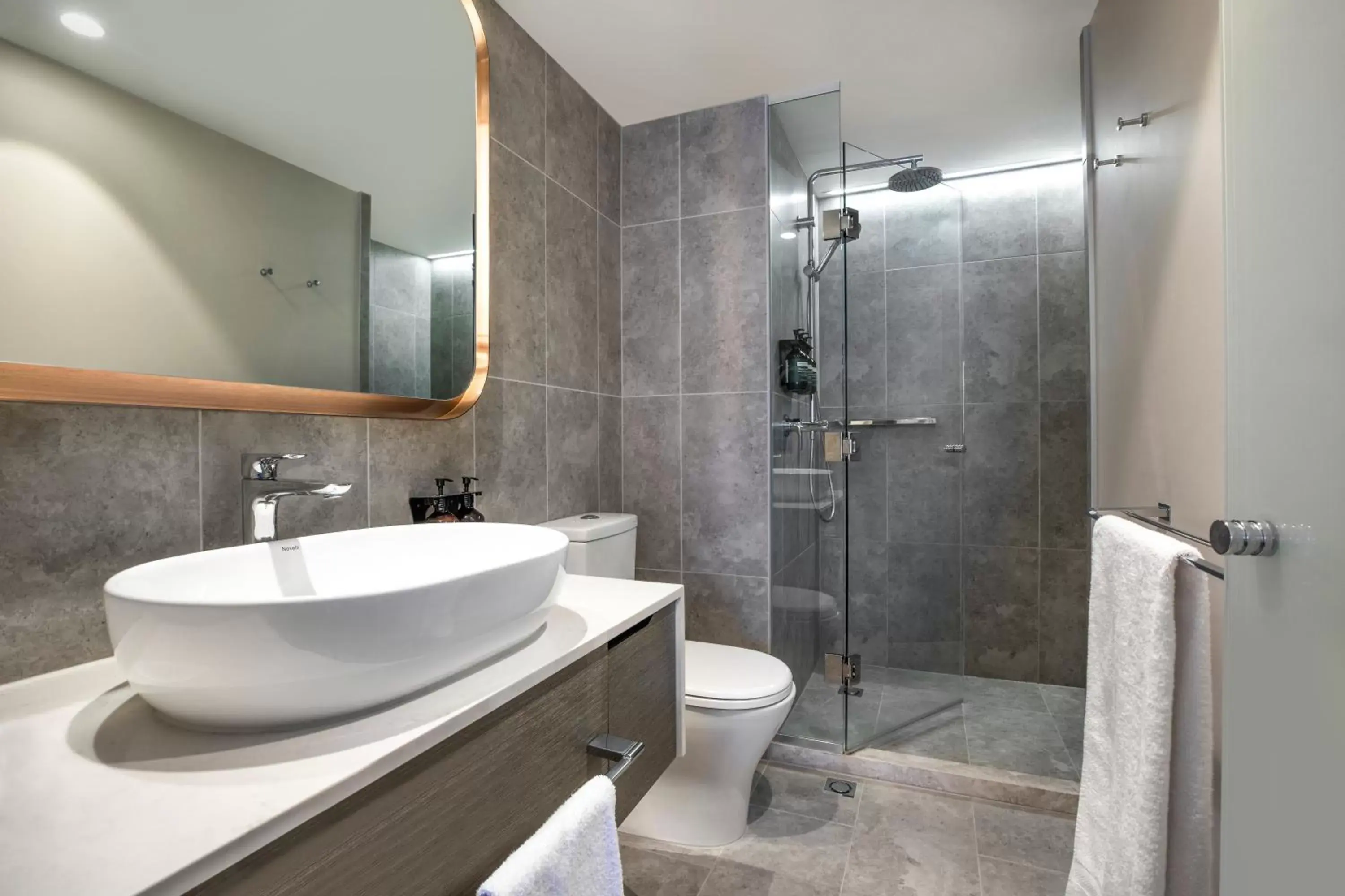 Bathroom in Crowne Plaza Melbourne, an IHG Hotel