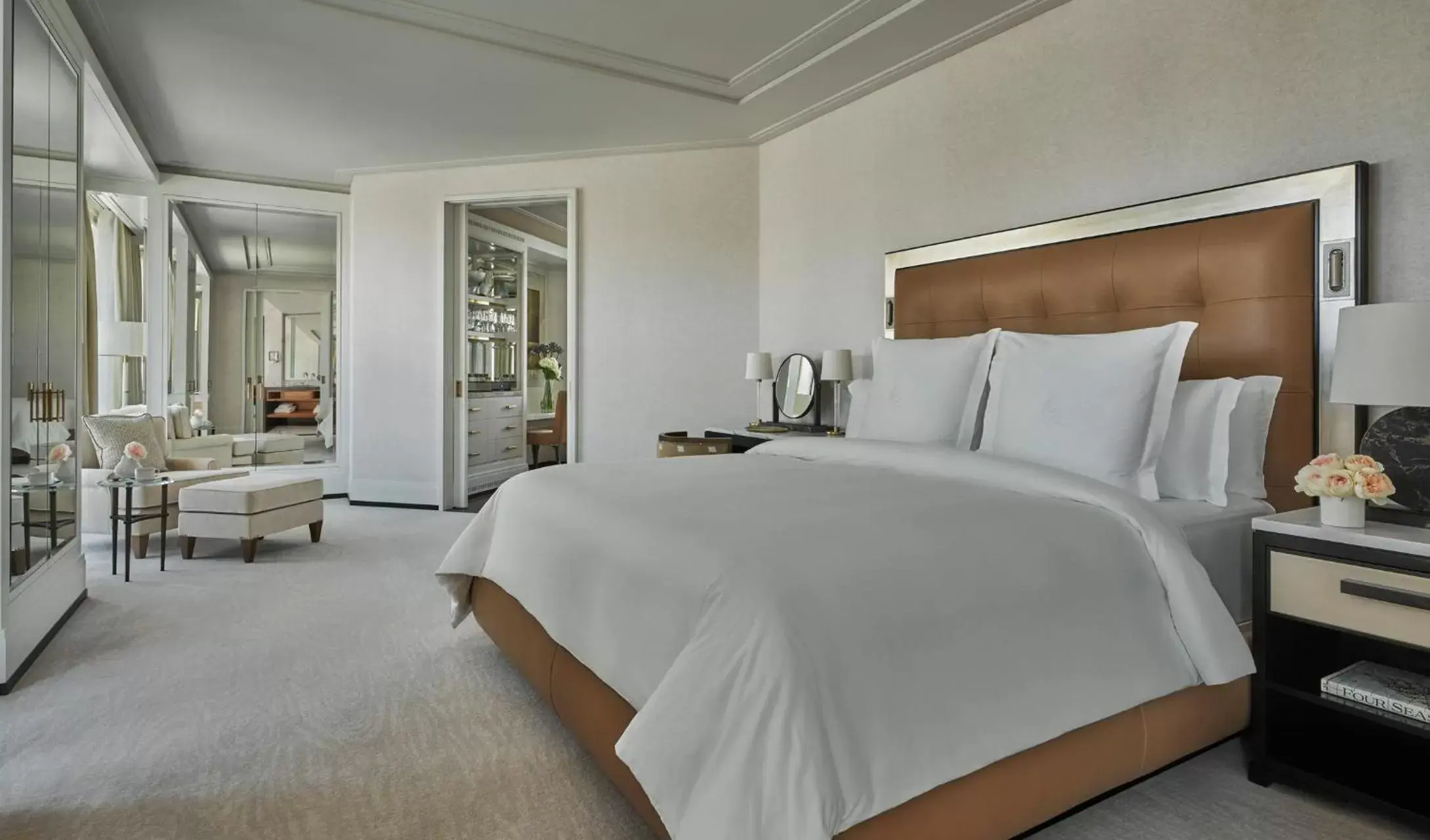 Bedroom, Bed in Four Seasons Hotel Madrid