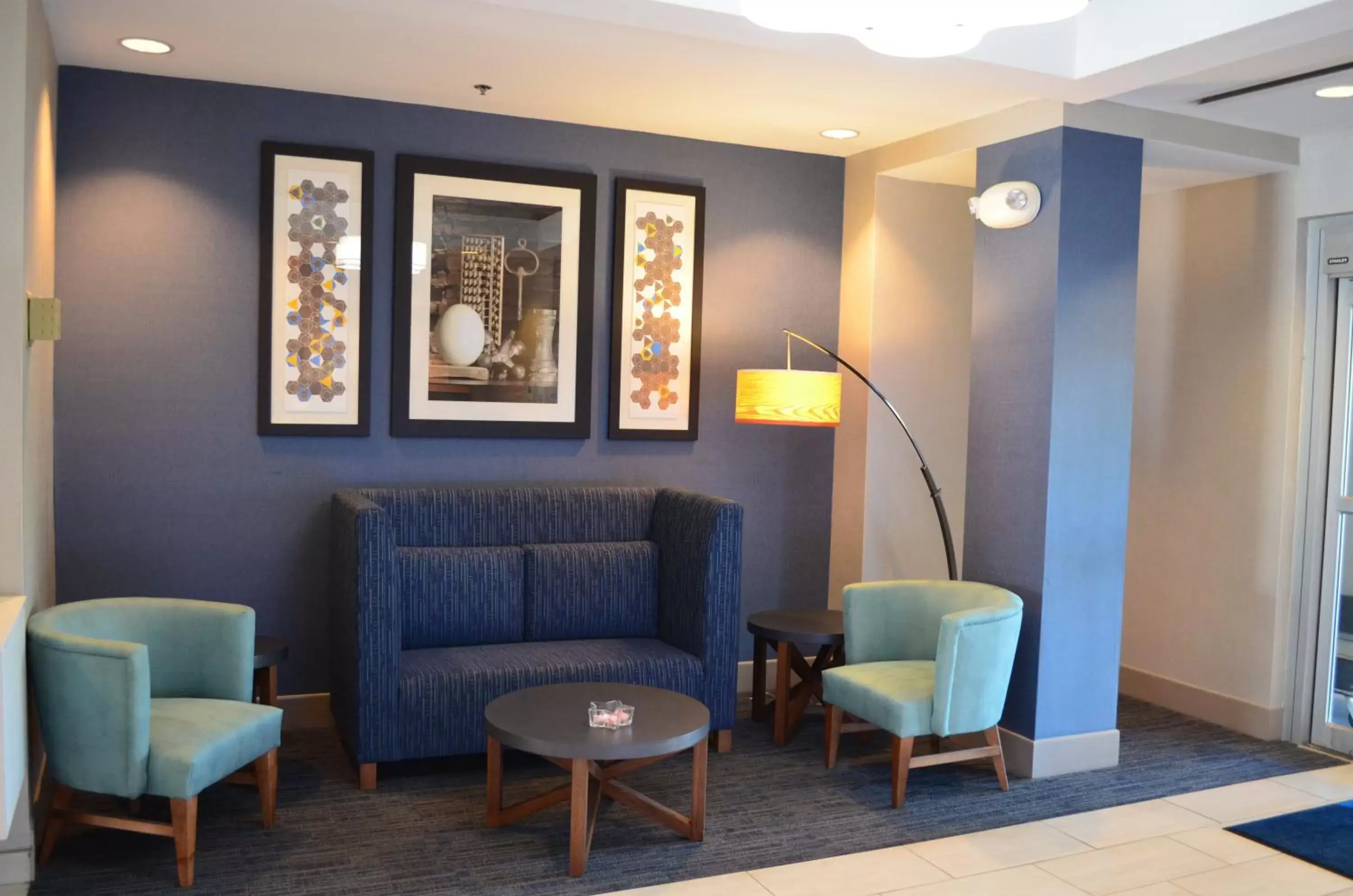 Property building, Seating Area in Holiday Inn Express Hotel & Suites Anniston/Oxford, an IHG Hotel