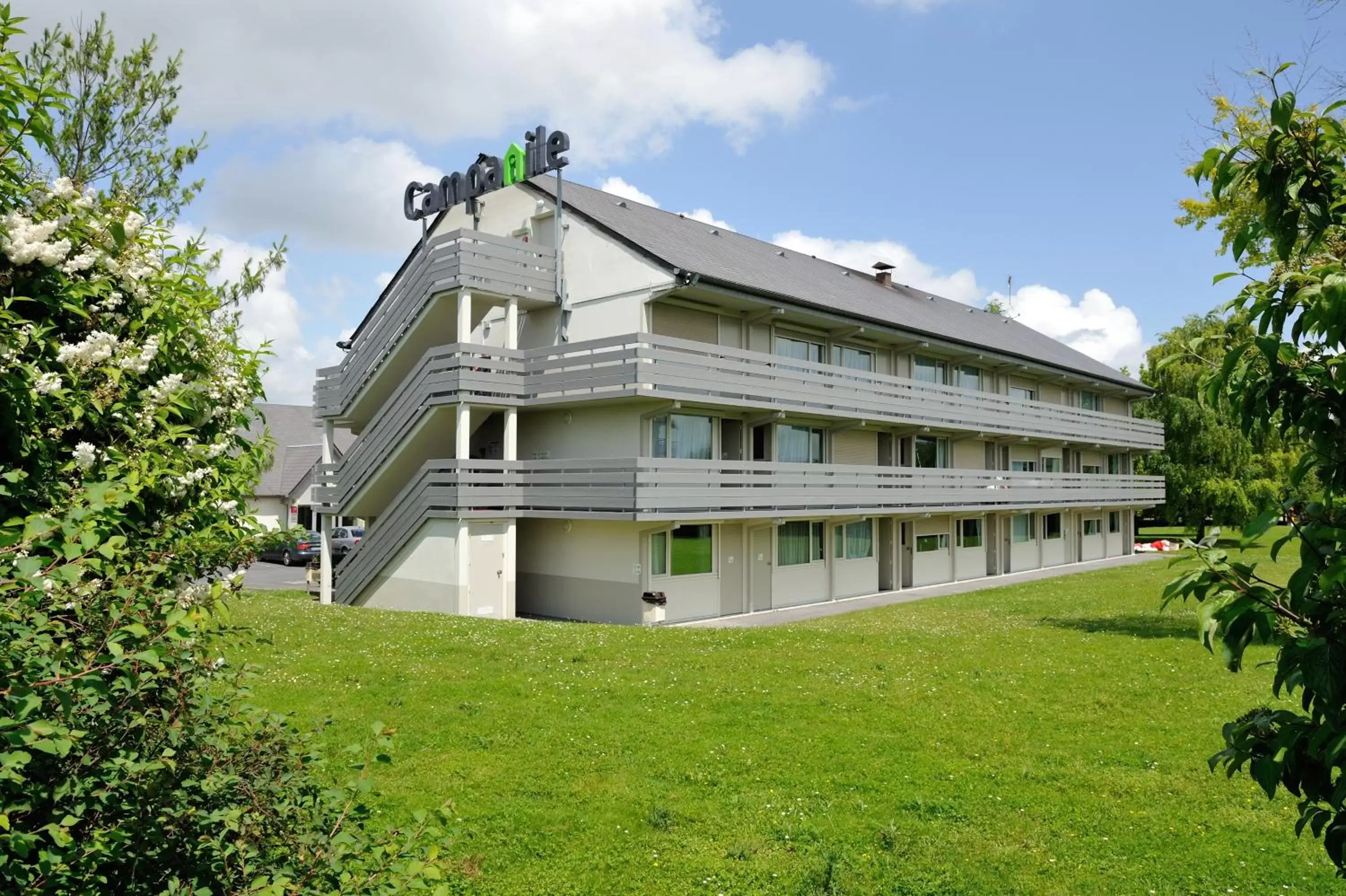 Facade/entrance, Property Building in Campanile Melun Sénart