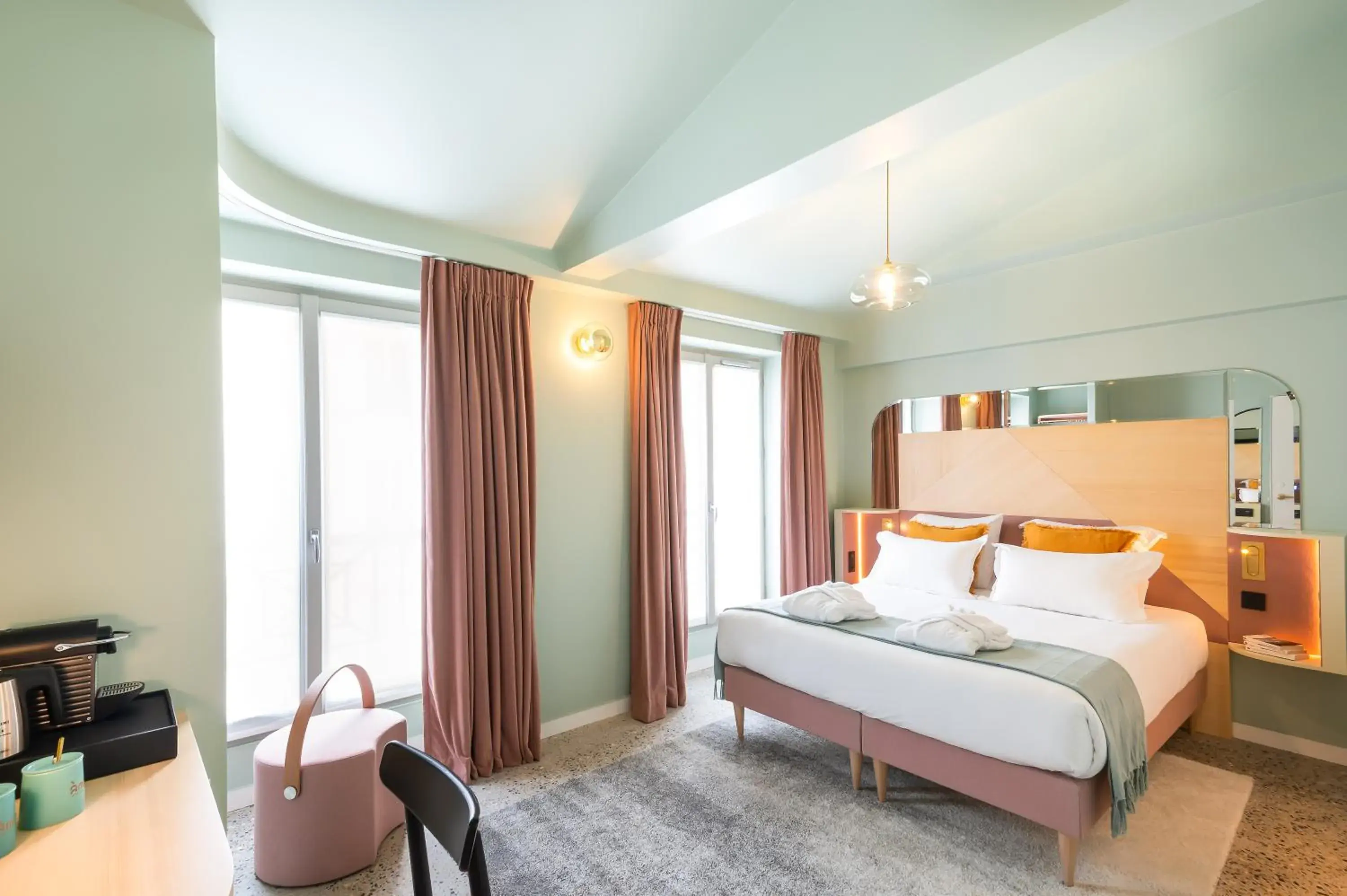 Deluxe Double Room in Hôtel Amoi Paris Deluxe Double Room in Hôtel Amoi Paris