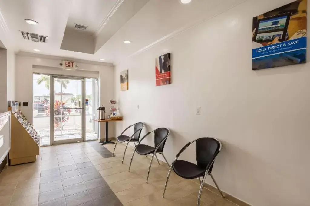 Seating Area in Motel 6 Englewood