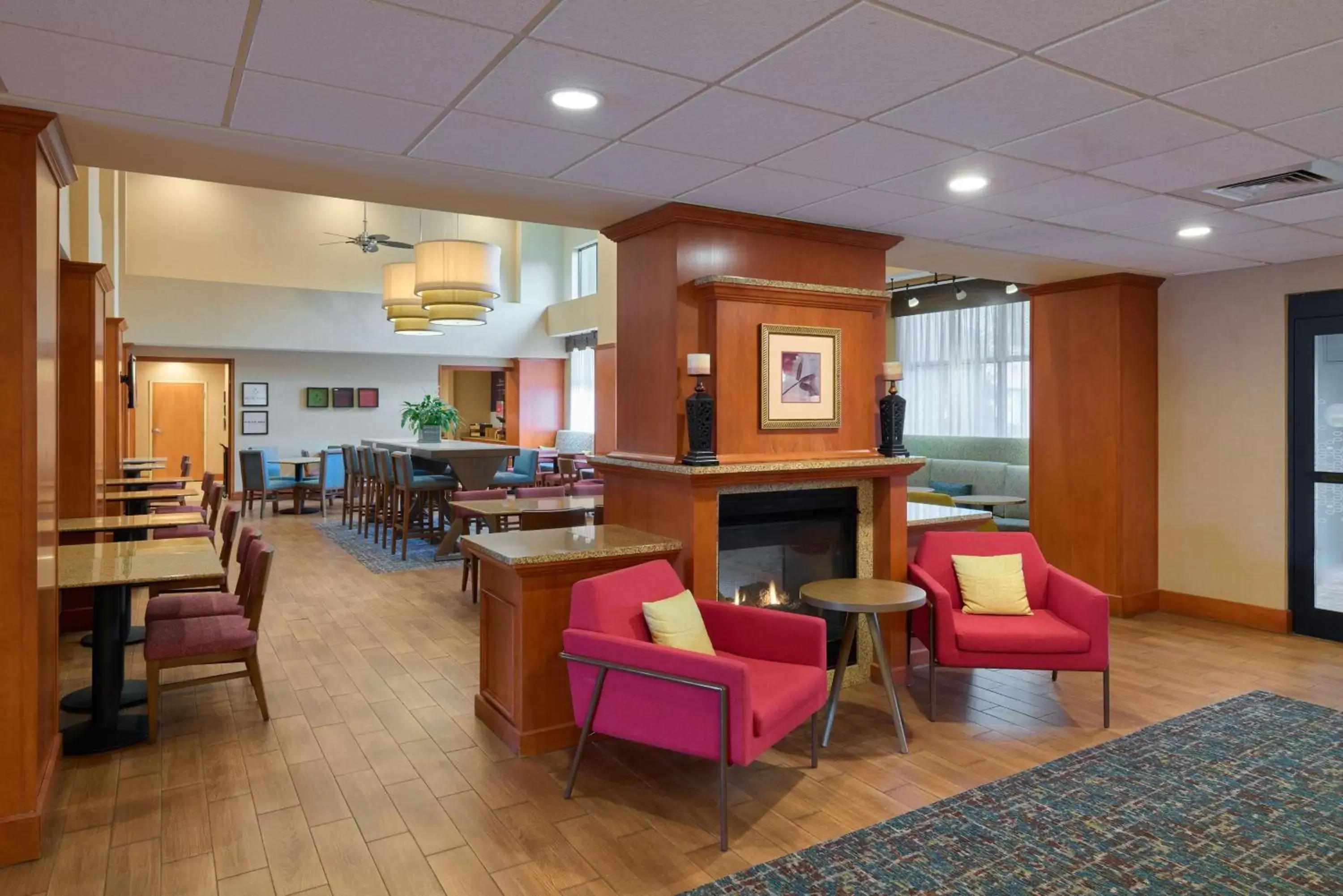 Lobby or reception in Hampton Inn & Suites Providence / Smithfield