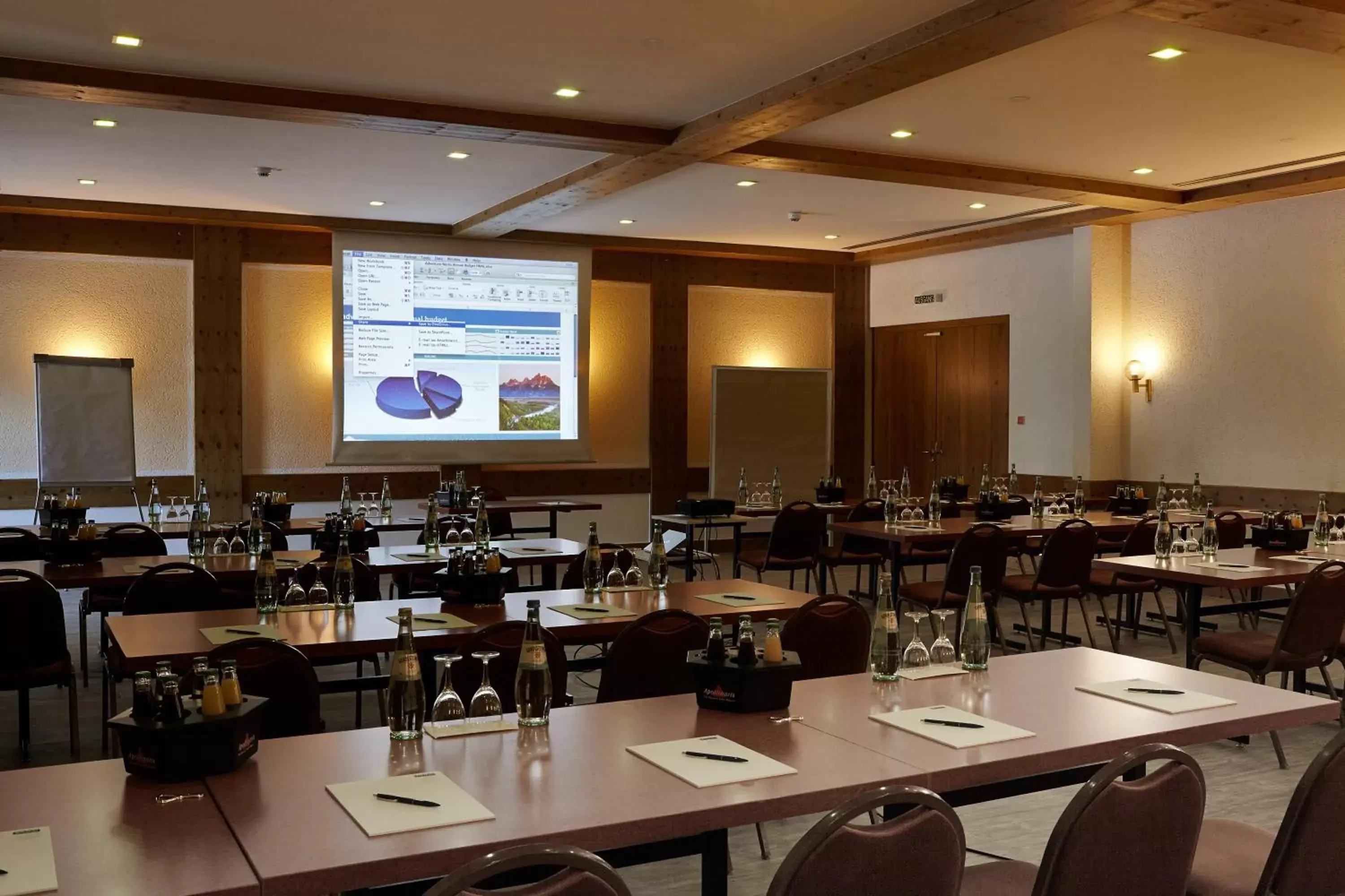 Meeting/conference room in Hotel Sauerlacher Post