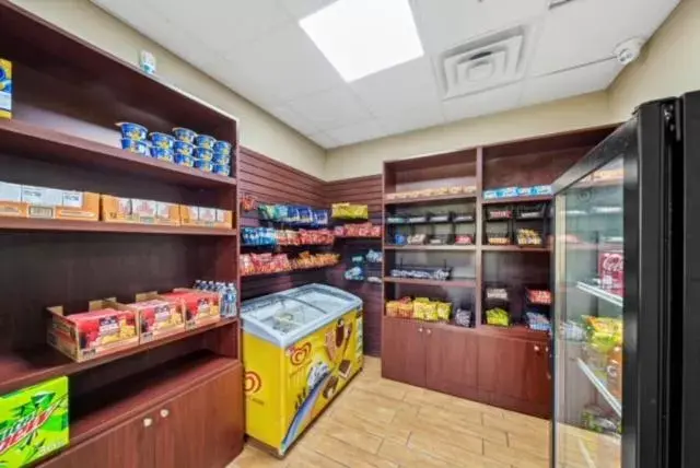 Supermarket/Shops in Quality Inn & Suites Near Fairgrounds & Ybor City