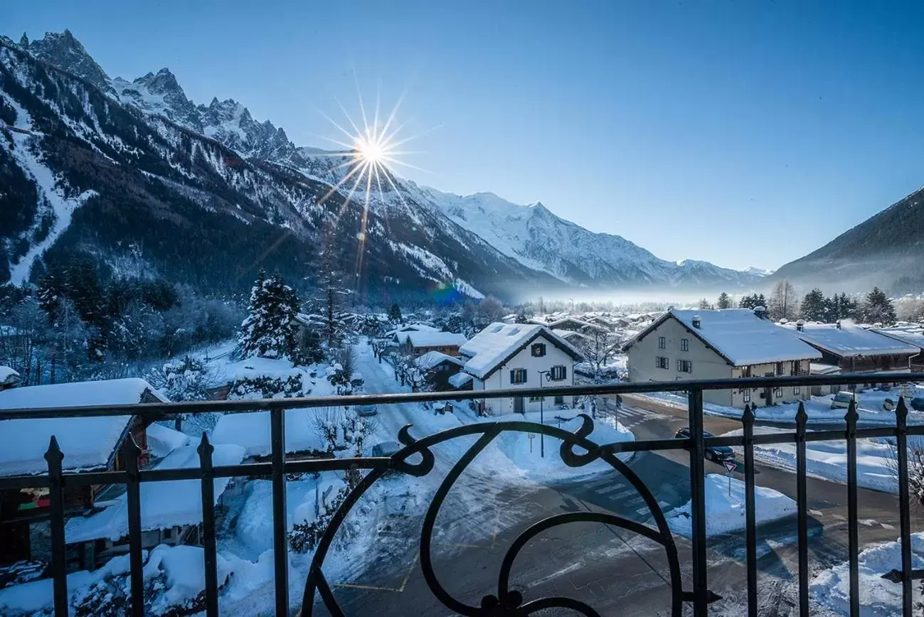 Winter in Eden Hotel, Apartments and Chalet Chamonix Les Praz