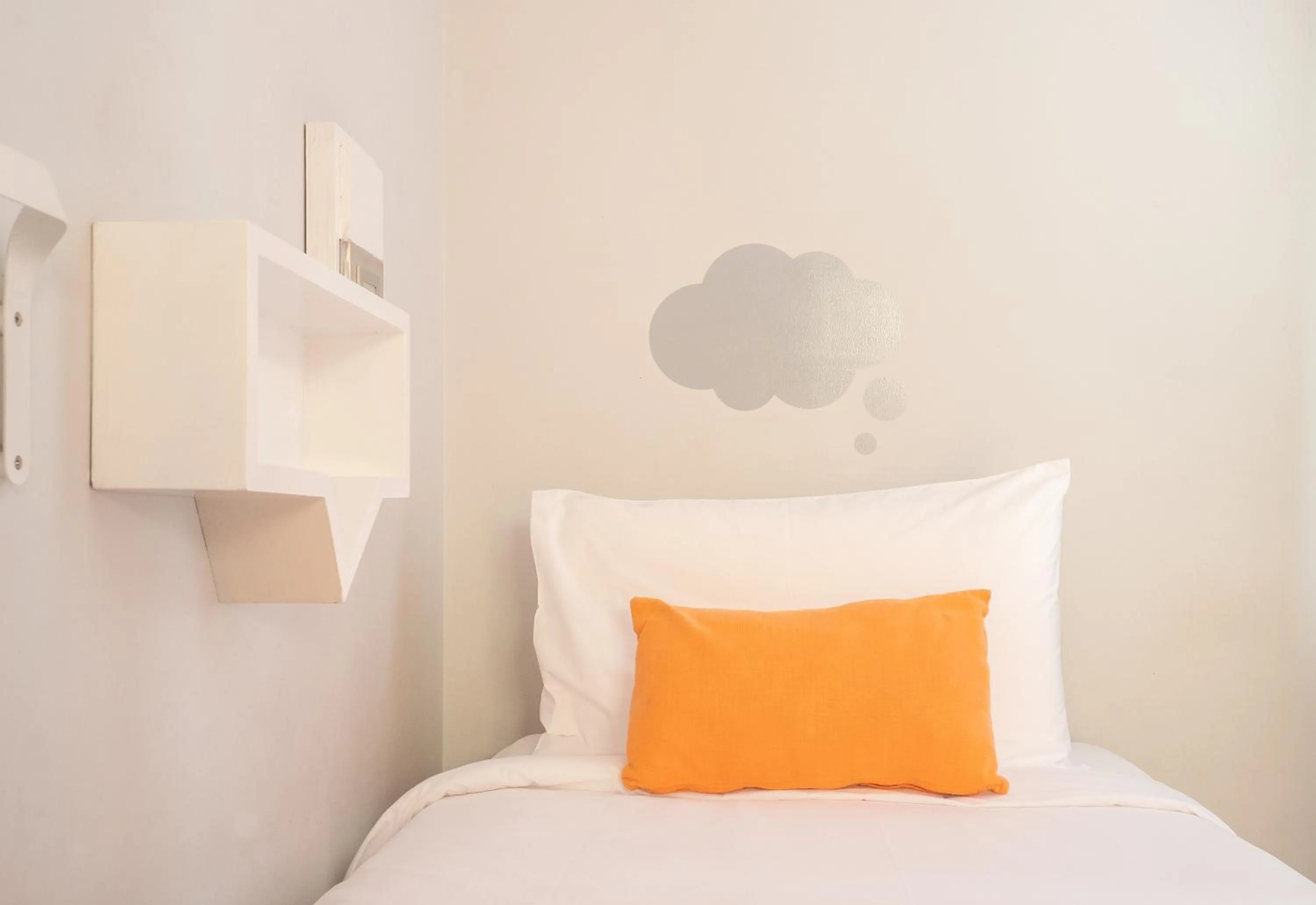 Bed in Lub d Bangkok Siam - Opposite MBK & Next to Skytrain - Perfect for shopping lovers!