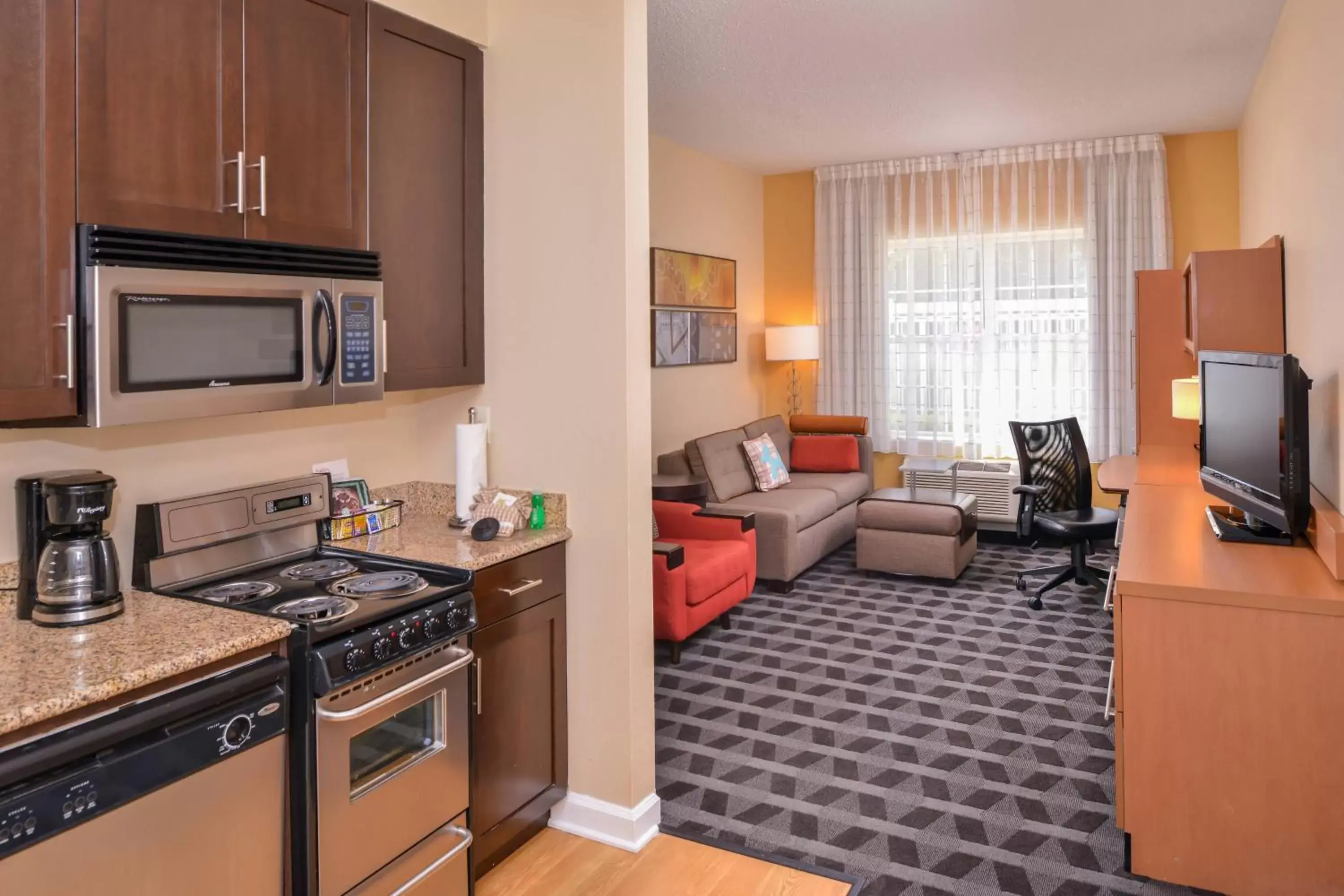 Kitchen or kitchenette, Kitchen/Kitchenette in TownePlace Suites Arundel Mills BWI Airport