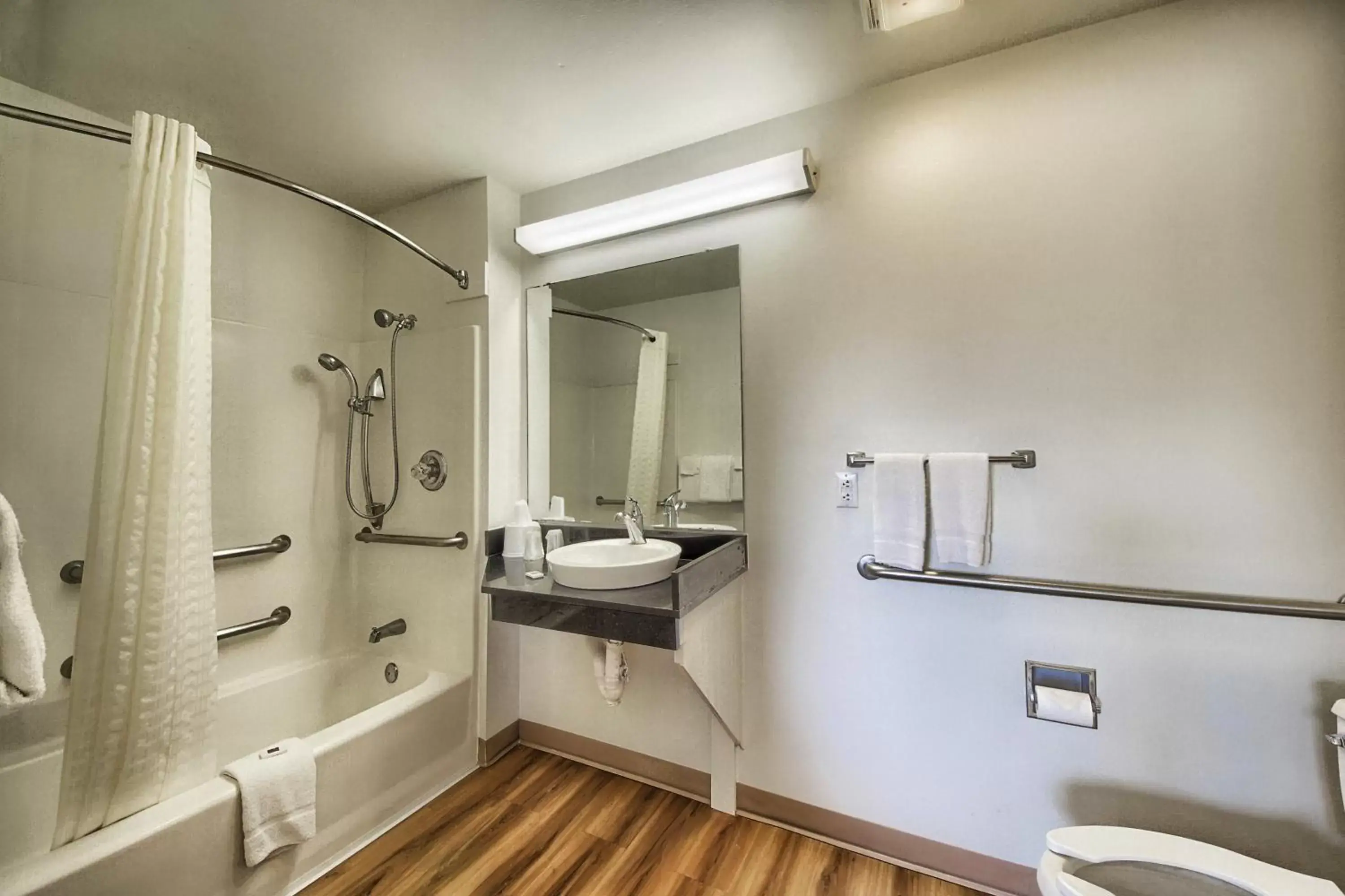 Shower, Bathroom in Motel 6-Kerrville, TX