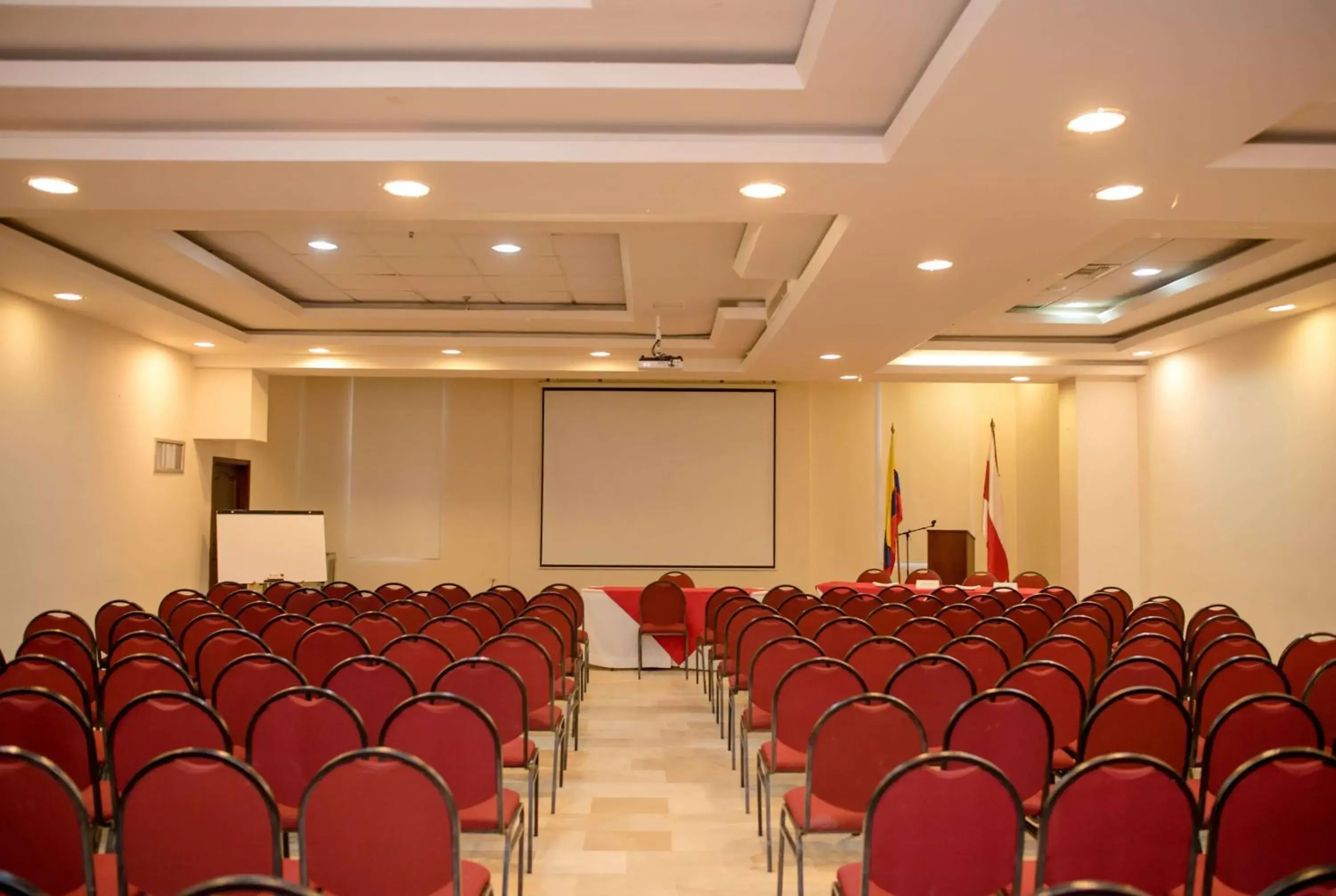 Meeting/conference room in Howard Johnson Hotel Versalles Barranquilla