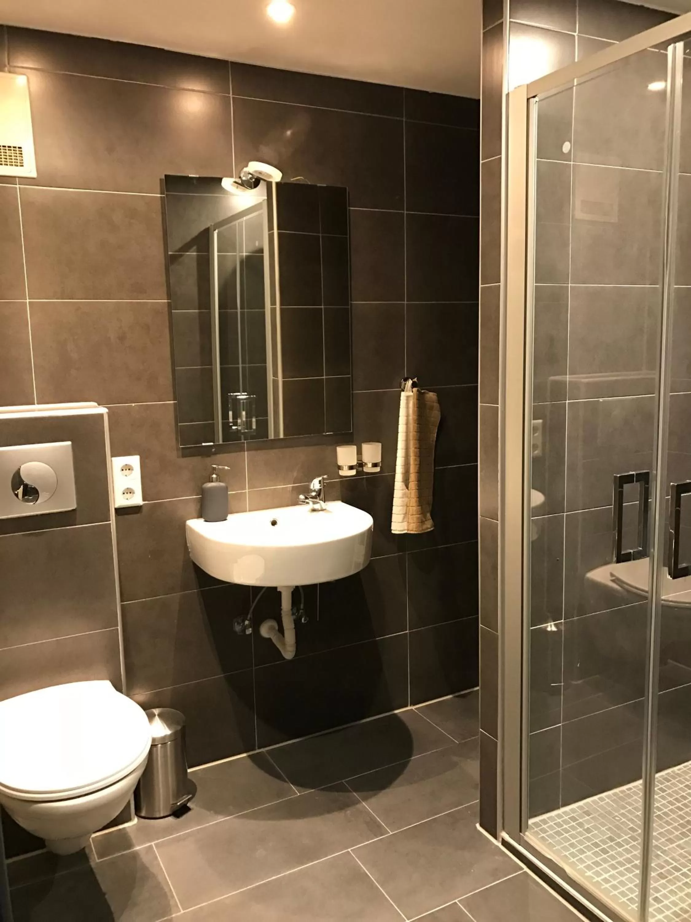 Shower in Hotel Langhans