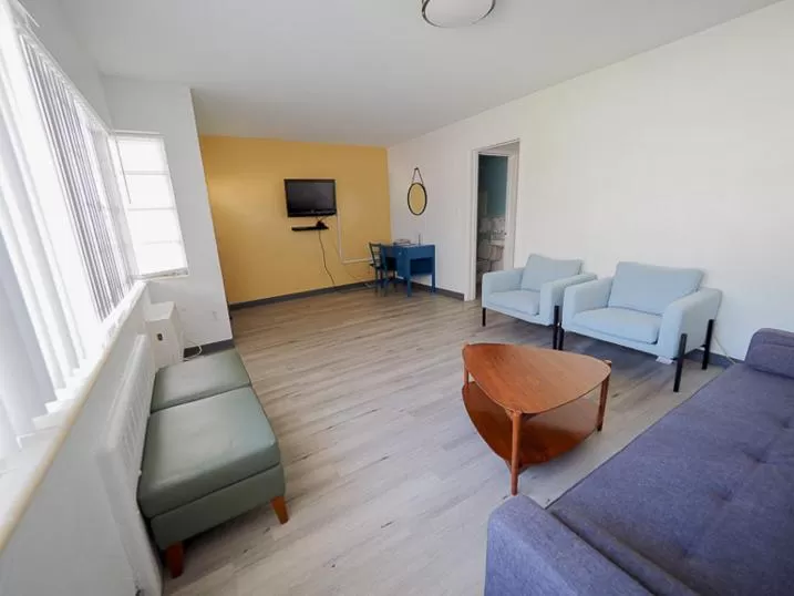 Living room in The Sands of Treasure Island