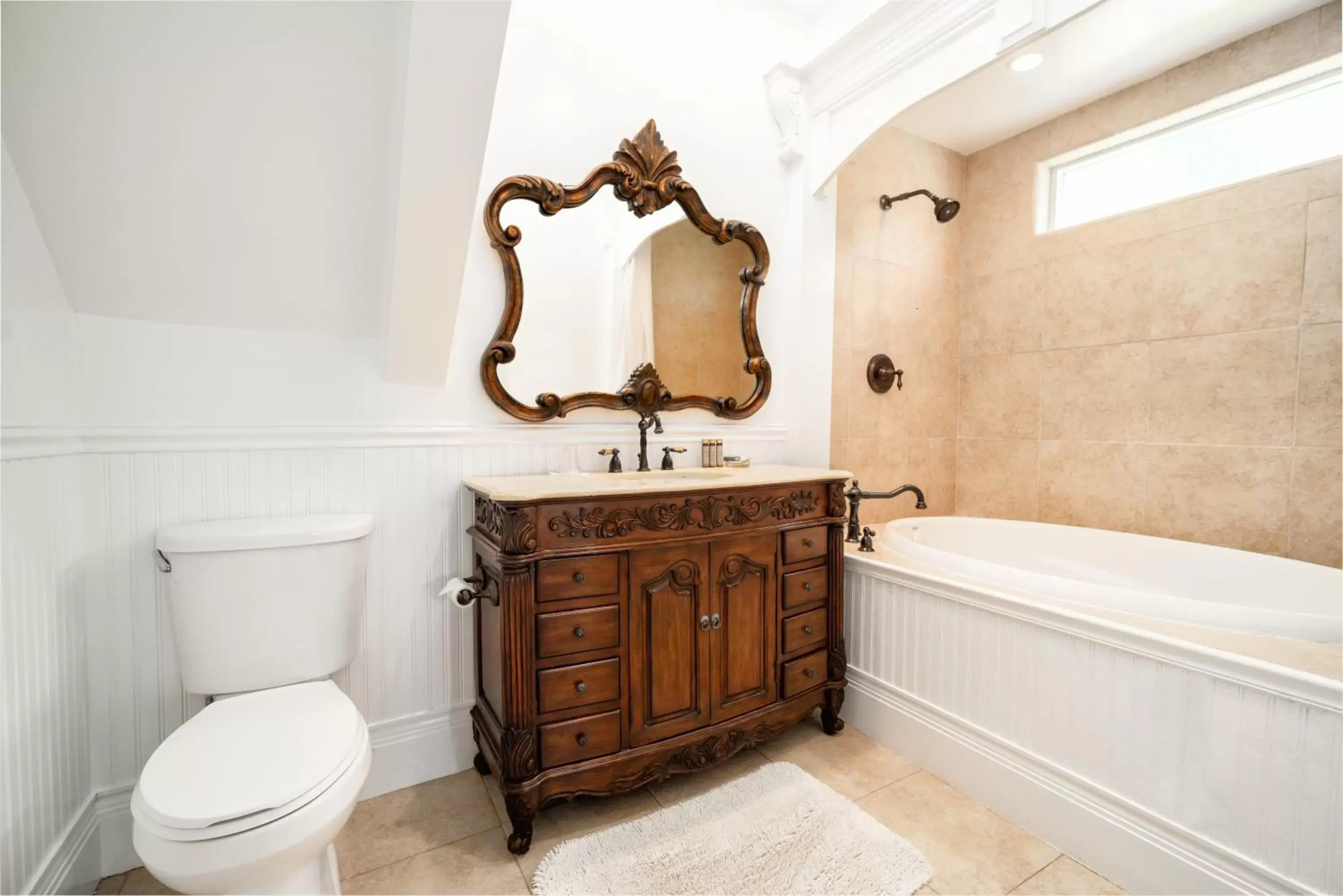 Bath, Bathroom in Agate Cove Inn