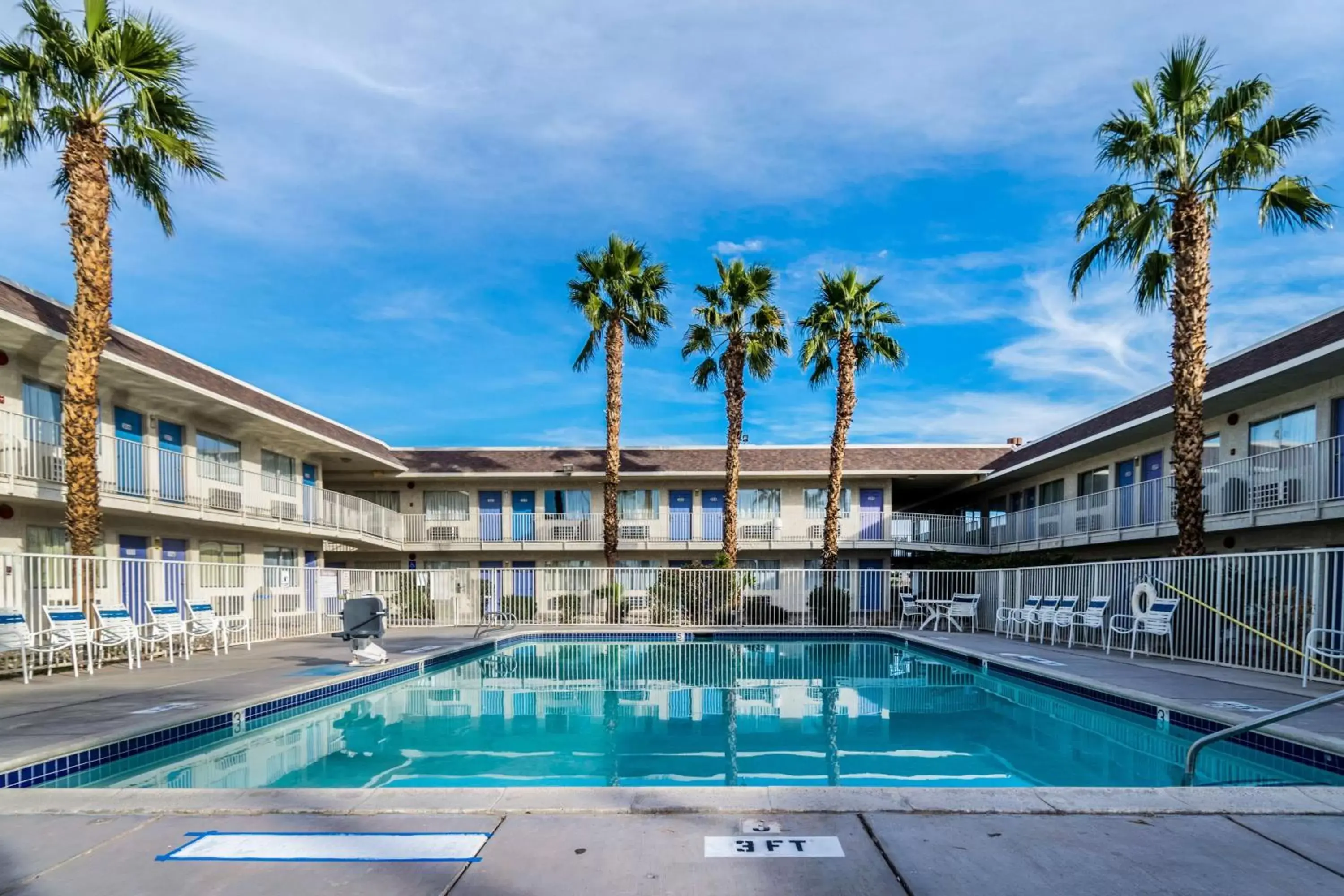 Day, Swimming Pool in Motel 6-El Centro, CA